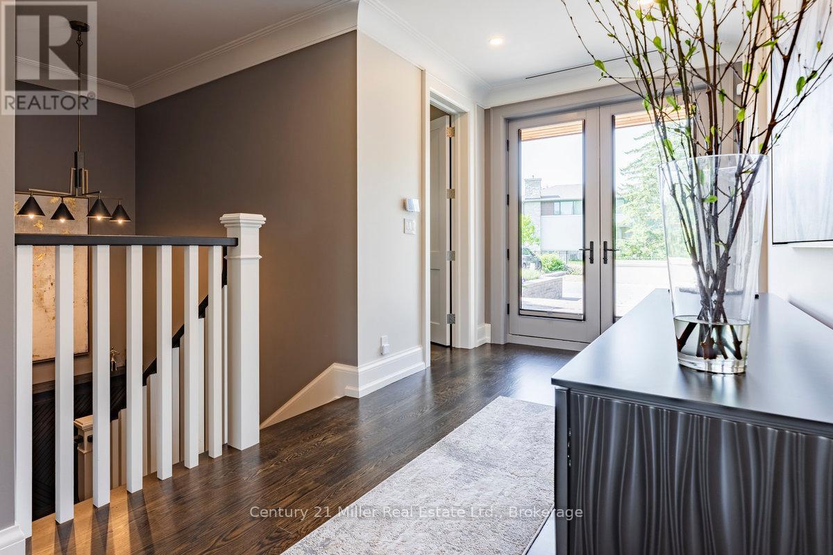 26 - 10 Maple Grove Drive, Oakville, Ontario  L6J 0E1 - Photo 5 - W12678862