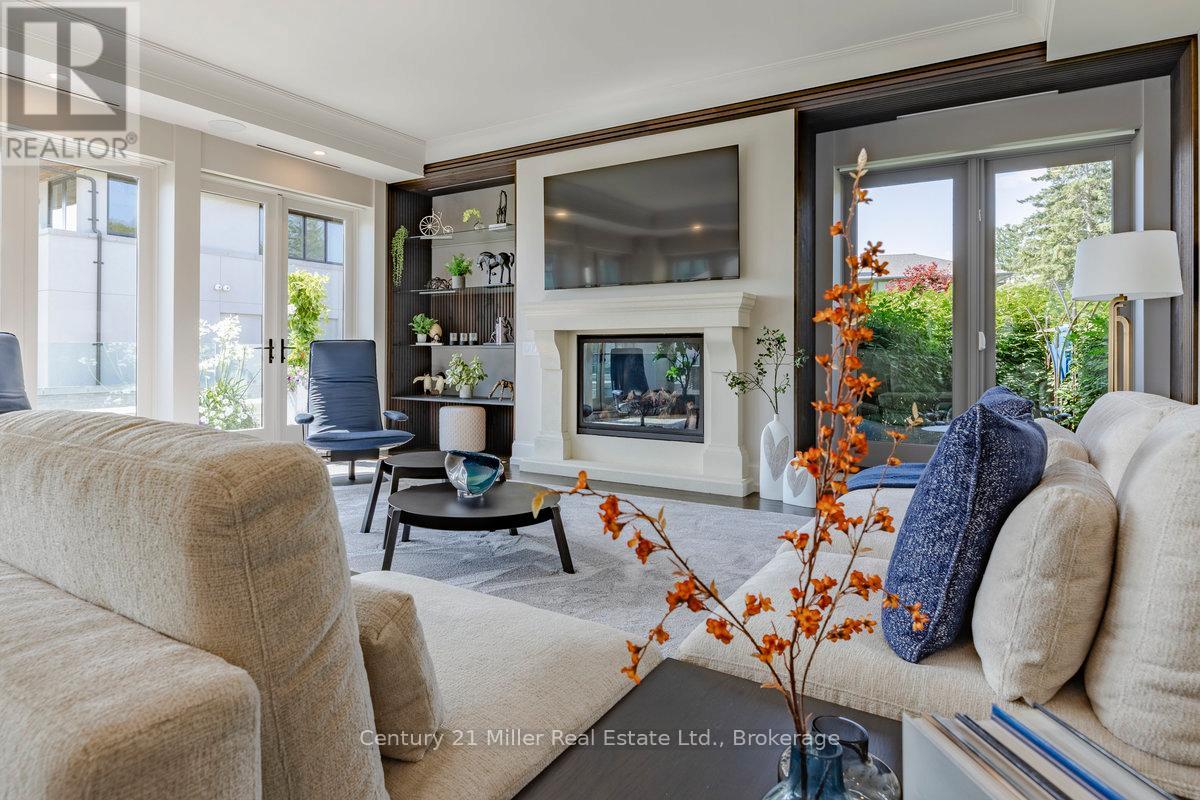 26 - 10 Maple Grove Drive, Oakville, Ontario  L6J 0E1 - Photo 8 - W12678862