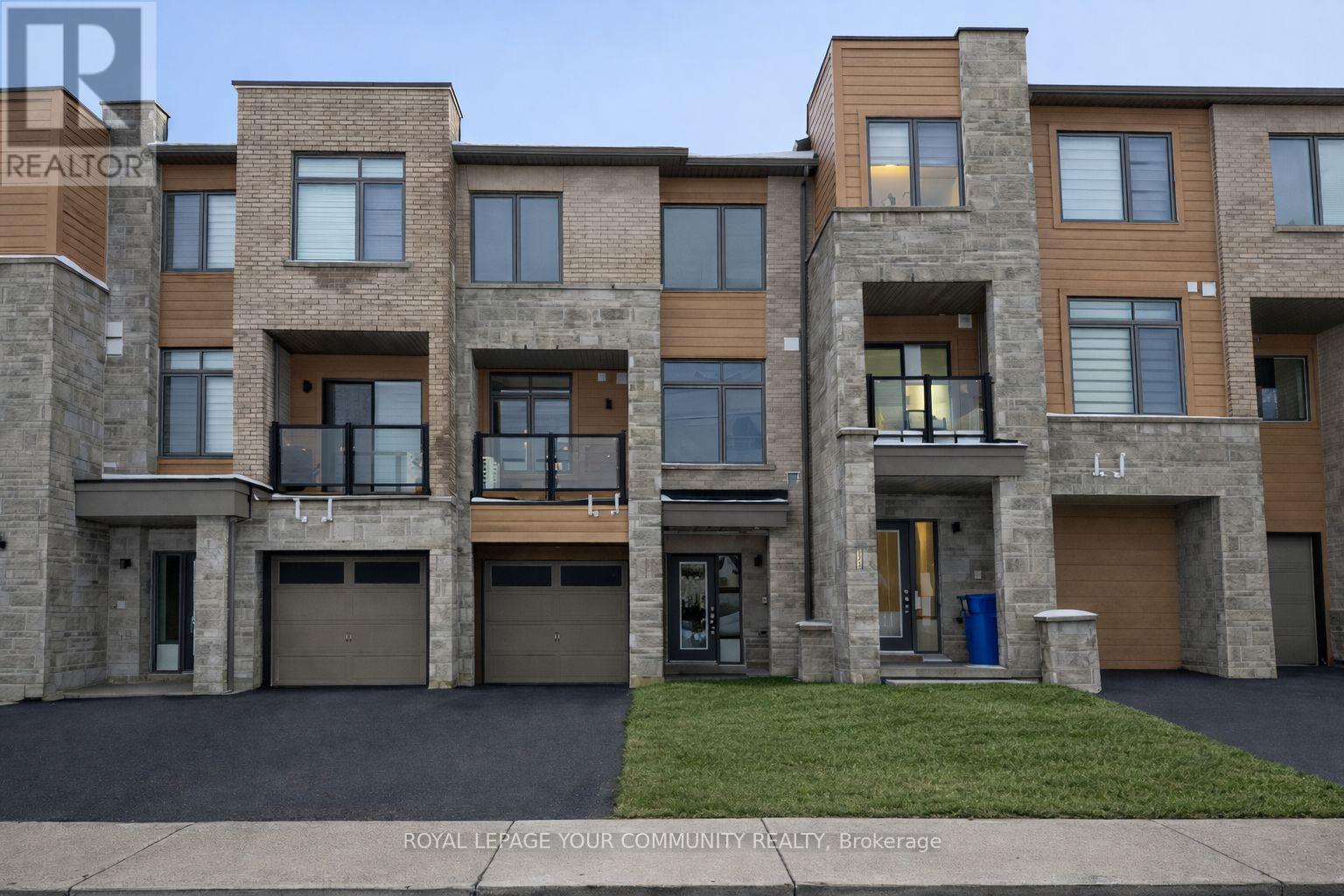 194 Vantage Loop Street, Newmarket, Ontario  L3X 0L3 - Photo 1 - N12649402