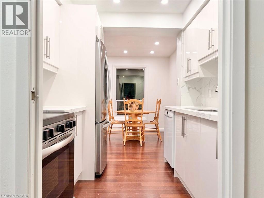 433 Keats Way Unit# 2, Waterloo, Ontario N2L 5S7 - Photo 3 - 40796948