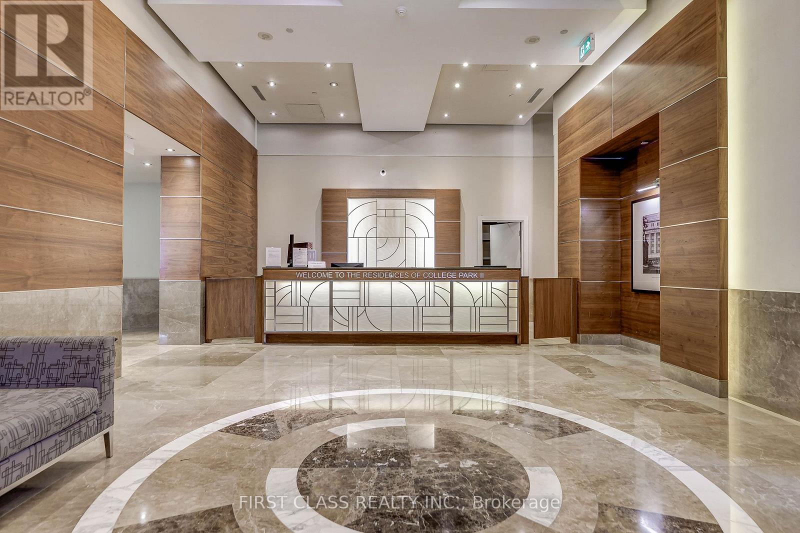 2813 - 761 Bay Street, Toronto, Ontario  M5G 2R2 - Photo 2 - C12678876