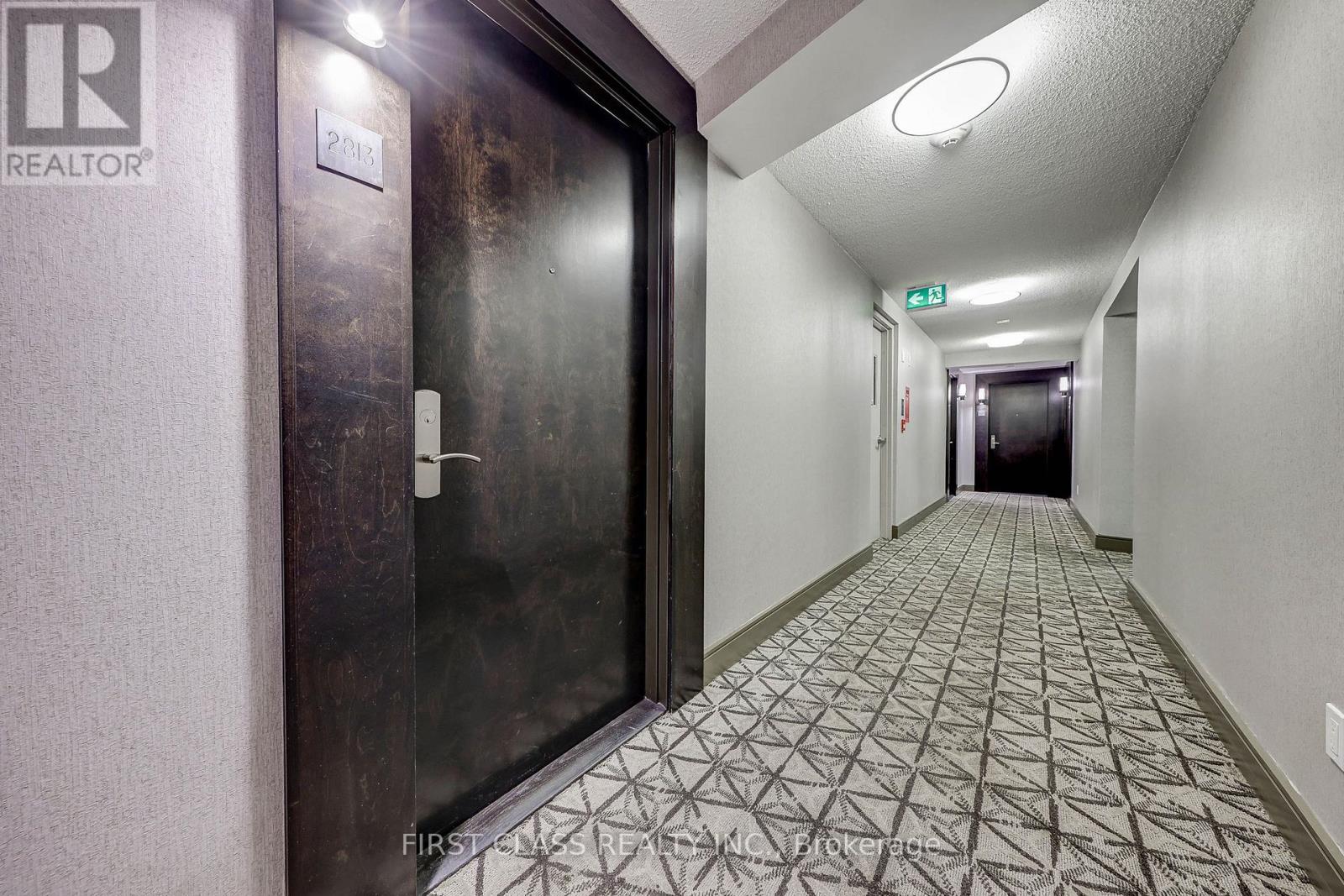 2813 - 761 Bay Street, Toronto, Ontario  M5G 2R2 - Photo 3 - C12678876