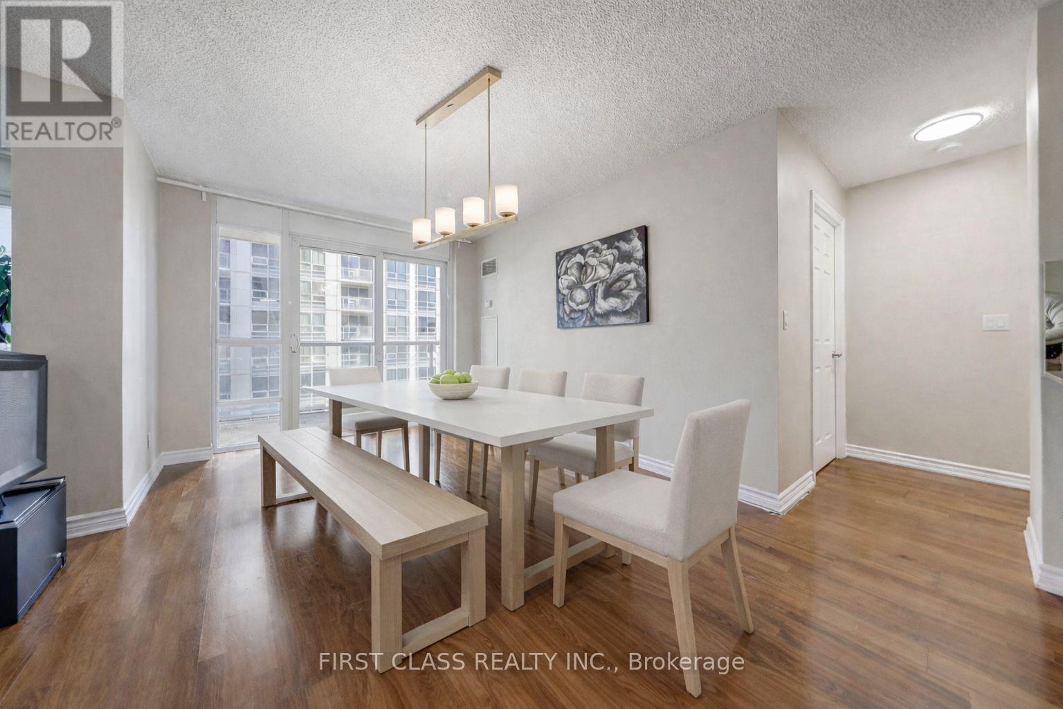 2813 - 761 Bay Street, Toronto, Ontario  M5G 2R2 - Photo 6 - C12678876