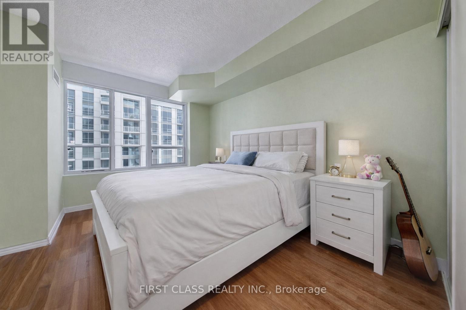 2813 - 761 Bay Street, Toronto, Ontario  M5G 2R2 - Photo 7 - C12678876