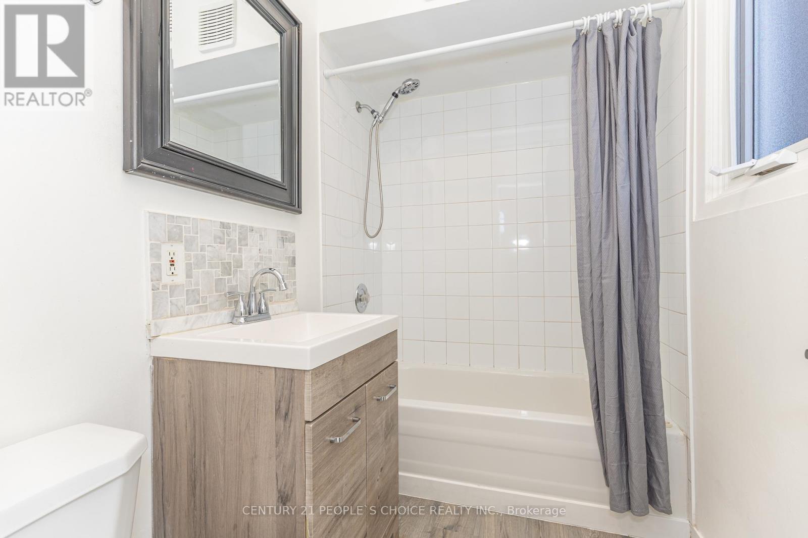 212 Oakwood Avenue, Toronto, Ontario  M6E 2V4 - Photo 17 - C12678882