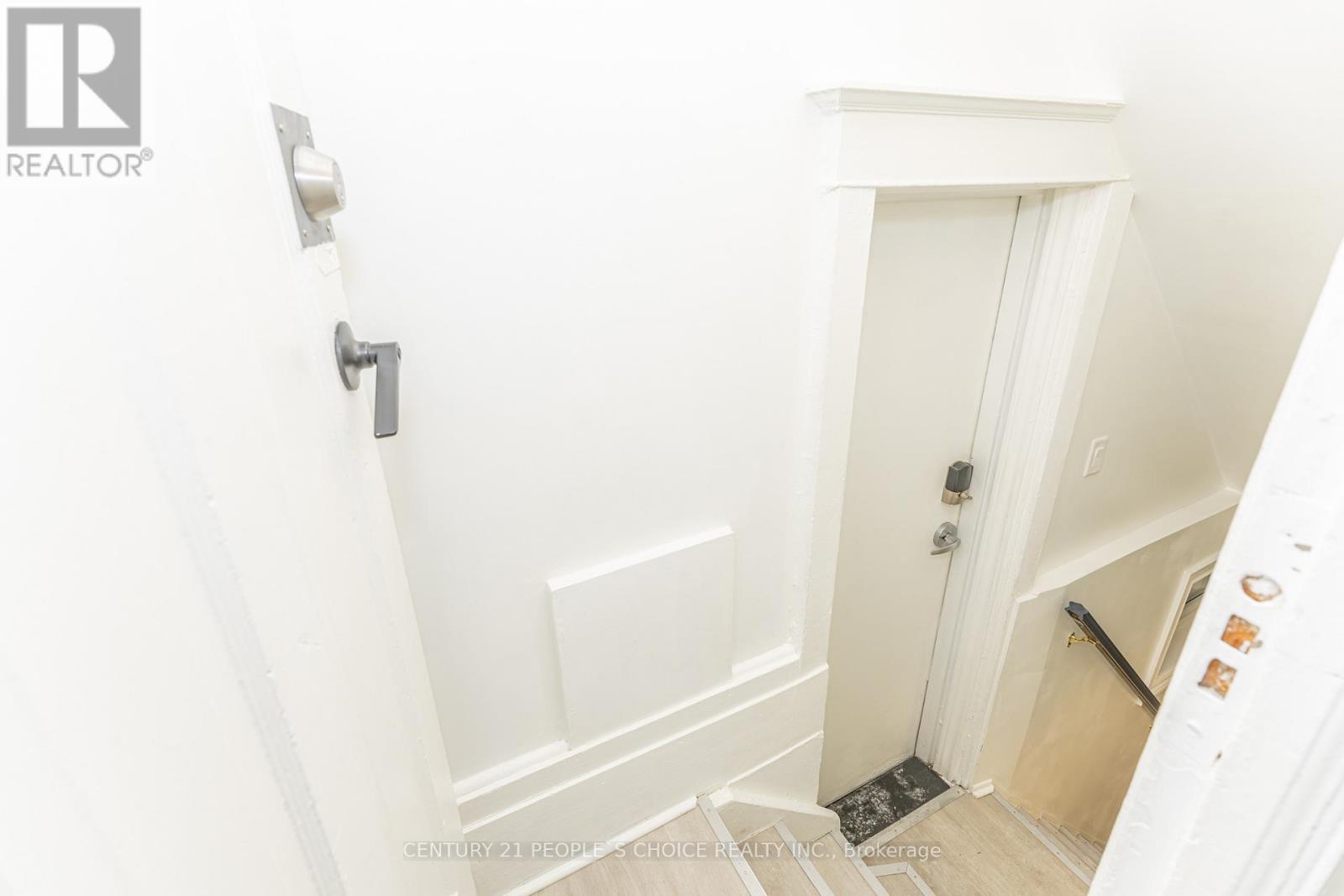 212 Oakwood Avenue, Toronto, Ontario  M6E 2V4 - Photo 34 - C12678882