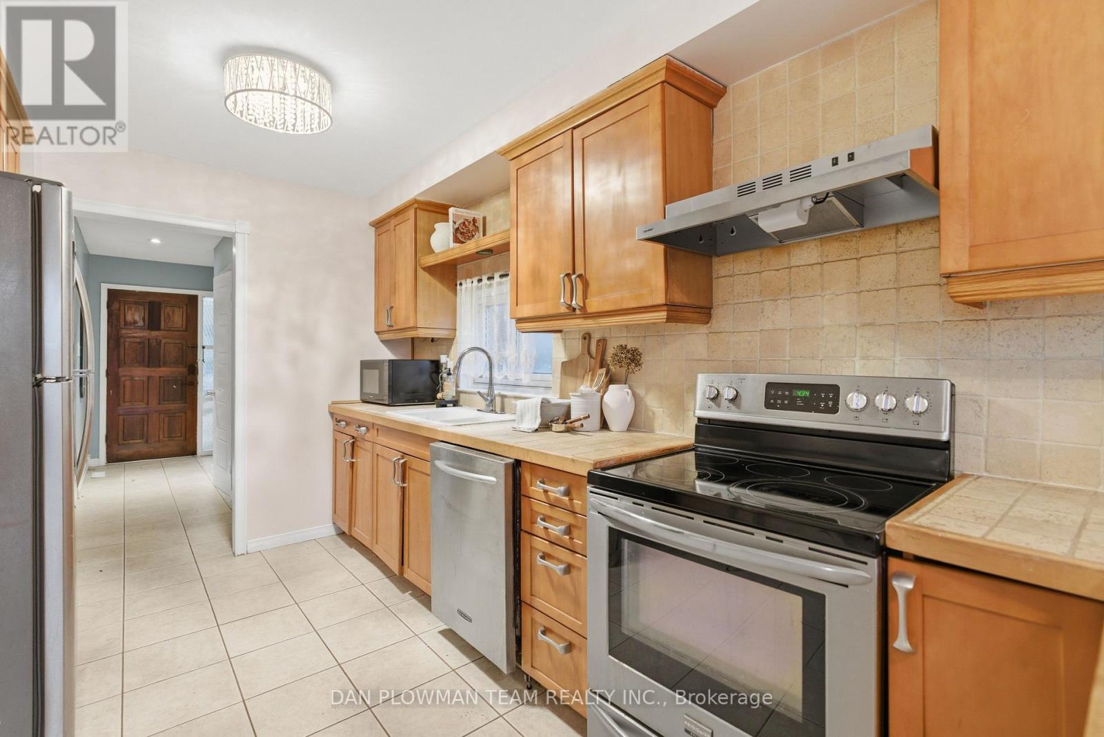 366 Rosedale Drive, Whitby, Ontario  L1N 1Z4 - Photo 9 - E12678848