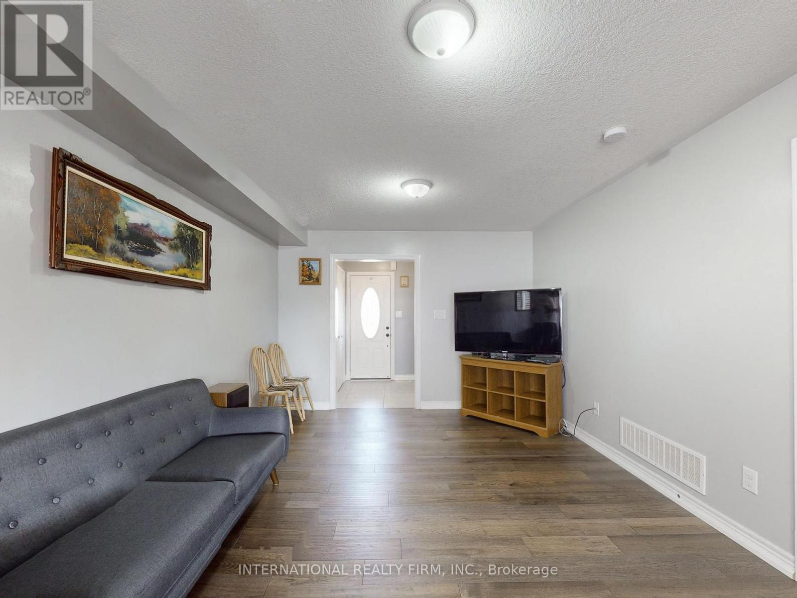 110 Swenson Street, New Tecumseth, Ontario  L9R 0K2 - Photo 7 - N12678838