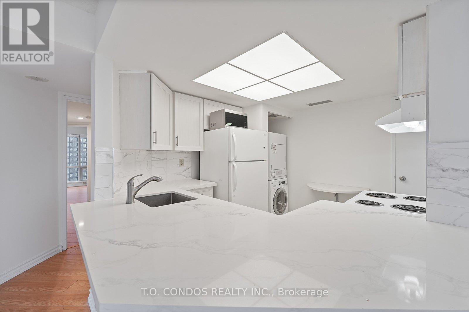 2104 - 1001 Bay Street, Toronto, Ontario  M5S 3A6 - Photo 12 - C12662574