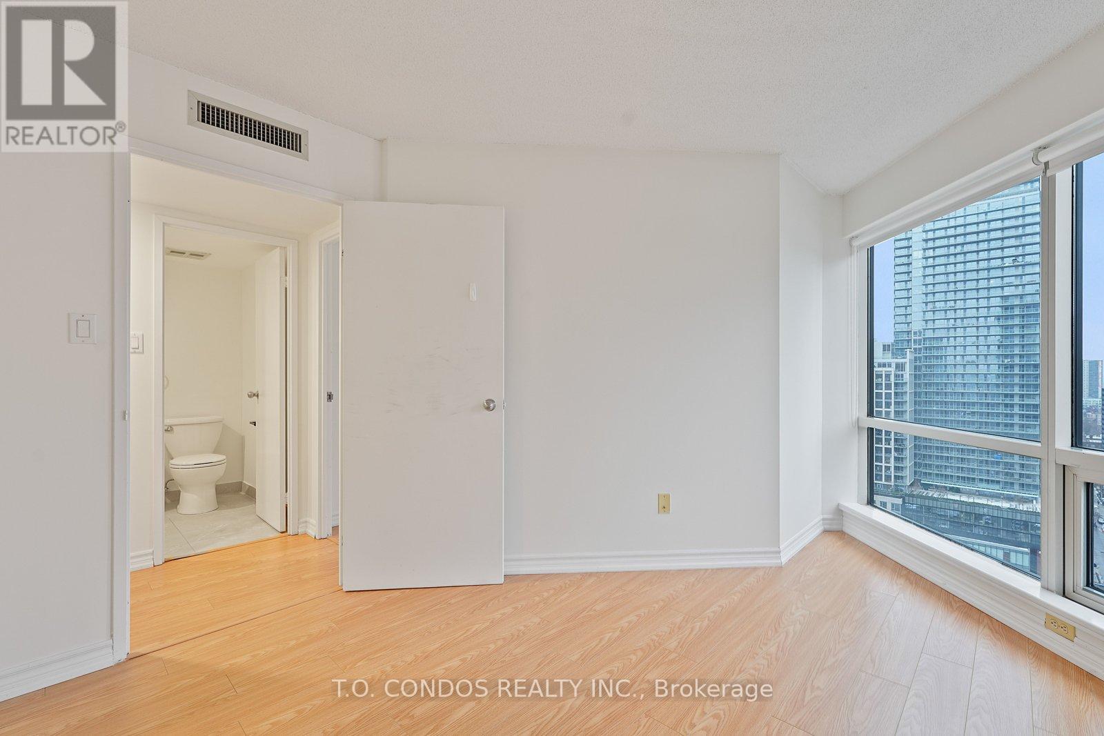 2104 - 1001 Bay Street, Toronto, Ontario  M5S 3A6 - Photo 32 - C12662574