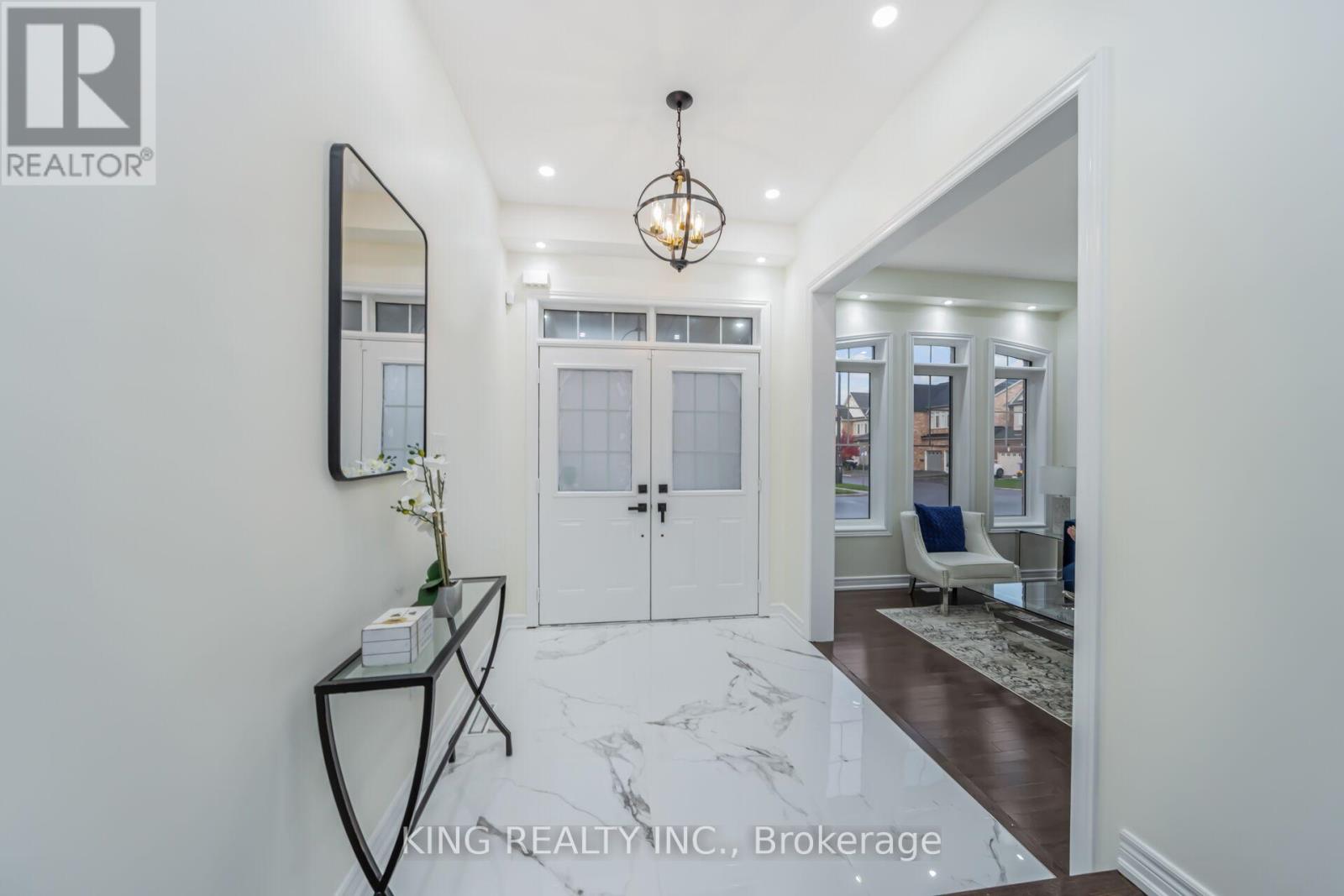 52 Haverstock Crescent, Brampton, Ontario  L7A 0G1 - Photo 5 - W12678850