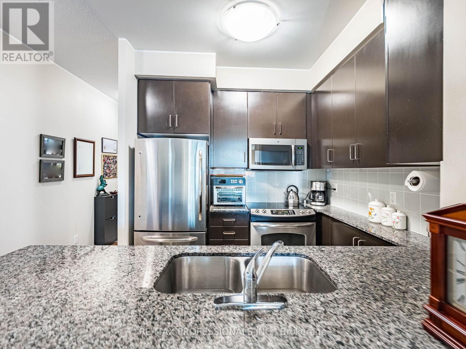 105 - 205 Sherway Gardens Road W, Toronto, Ontario  M9C 0A5 - Photo 11 - W12678892