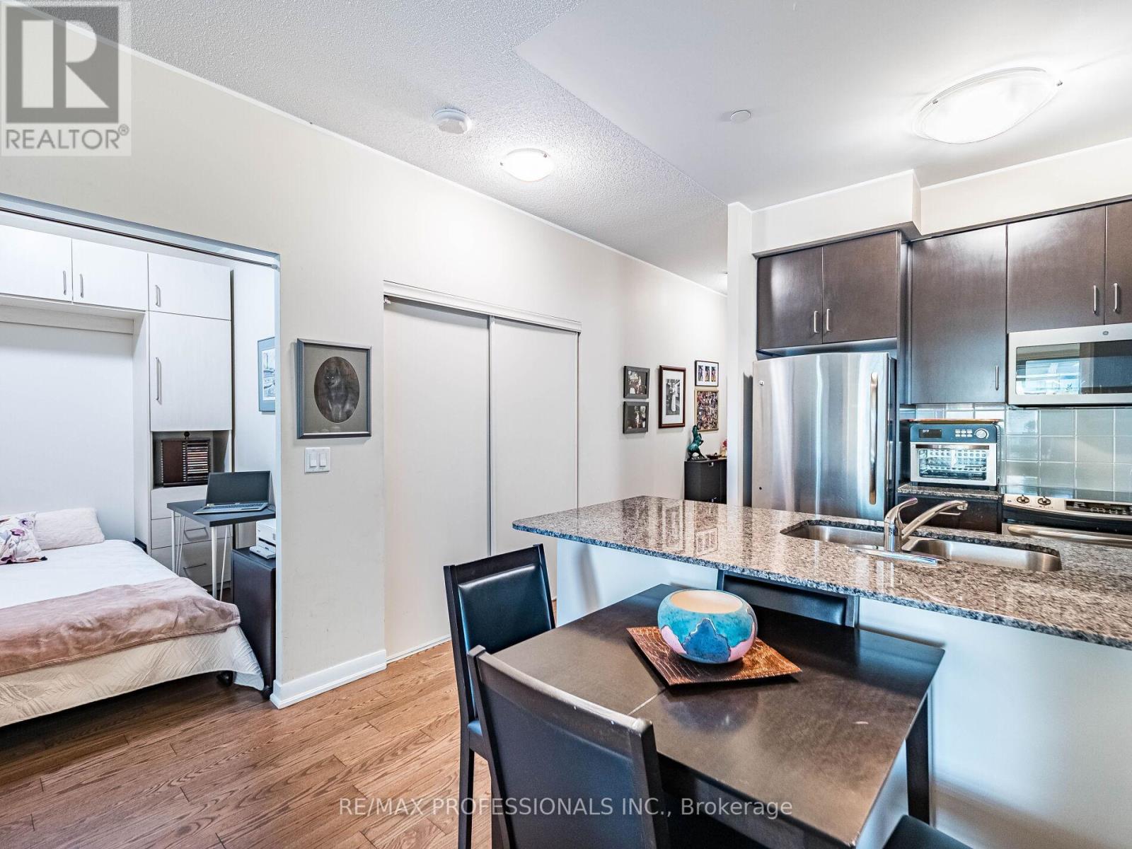 105 - 205 Sherway Gardens Road W, Toronto, Ontario  M9C 0A5 - Photo 9 - W12678892