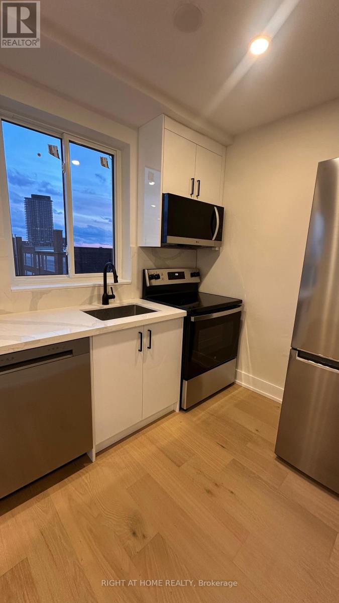 202 - 1357 Davenport Road, Toronto (Dovercourt-Wallace Emerson-Junction), Ontario  M6H 2H5 - Photo 1 - W12678896