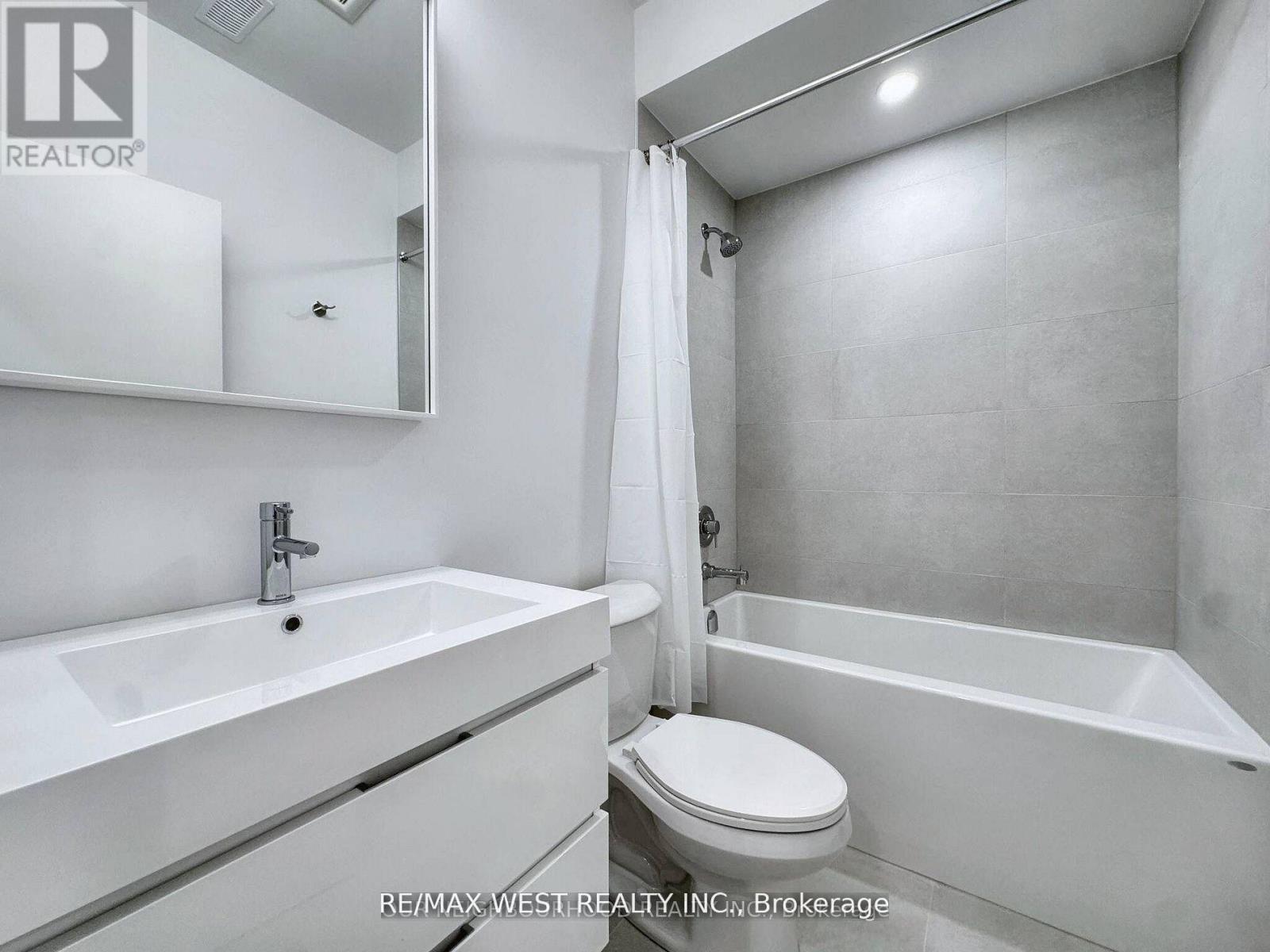 49 Morningside Avenue, Toronto, Ontario  M6S 1C6 - Photo 18 - W12678906