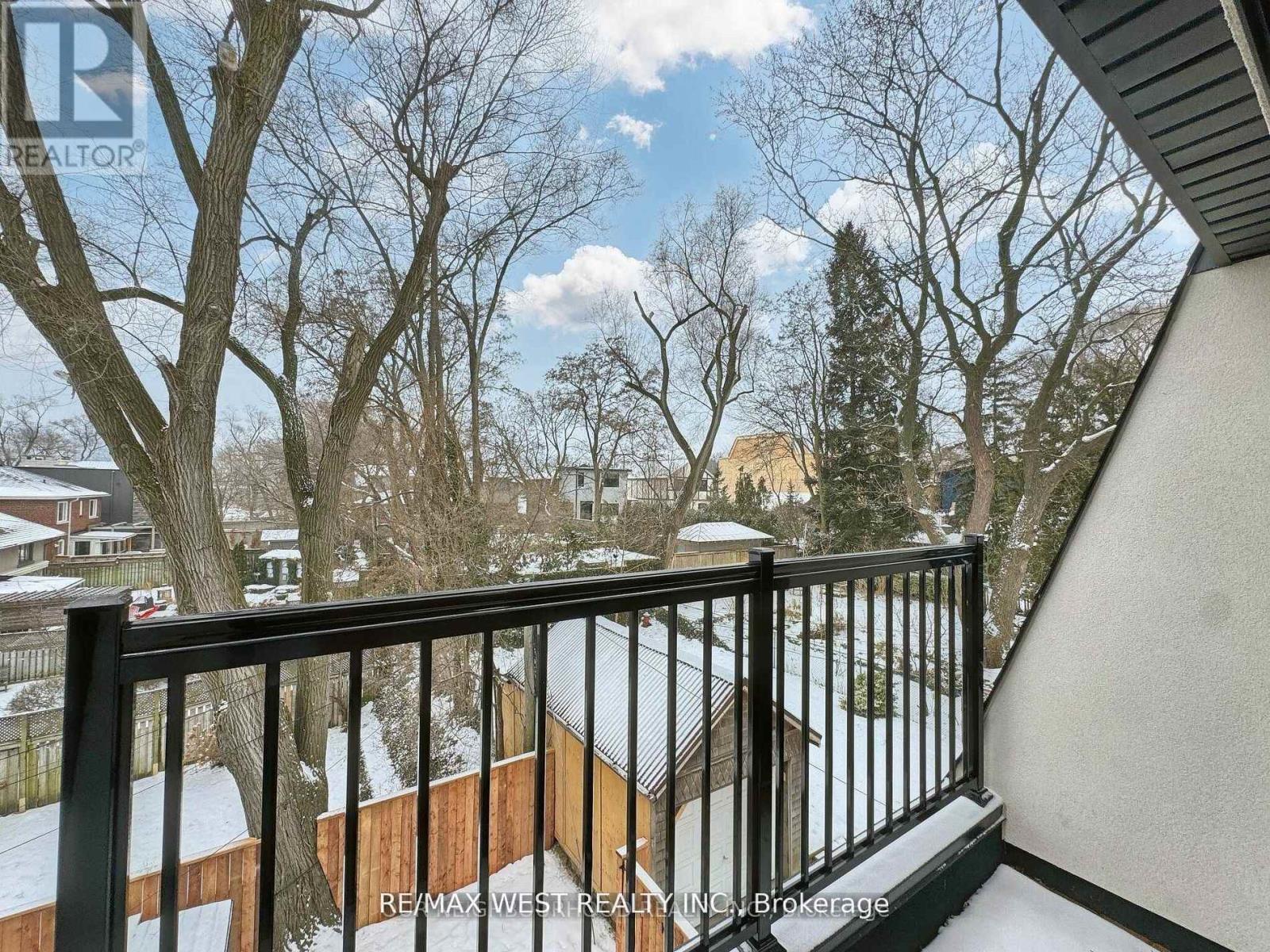 49 Morningside Avenue, Toronto, Ontario  M6S 1C6 - Photo 24 - W12678906