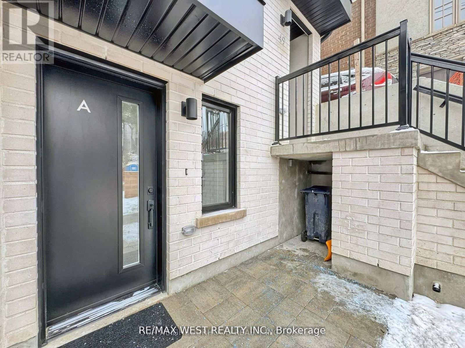 49 Morningside Avenue, Toronto, Ontario  M6S 1C6 - Photo 25 - W12678906