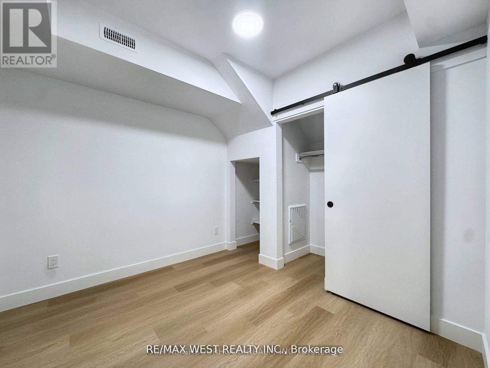 49 Morningside Avenue, Toronto, Ontario  M6S 1C6 - Photo 29 - W12678906