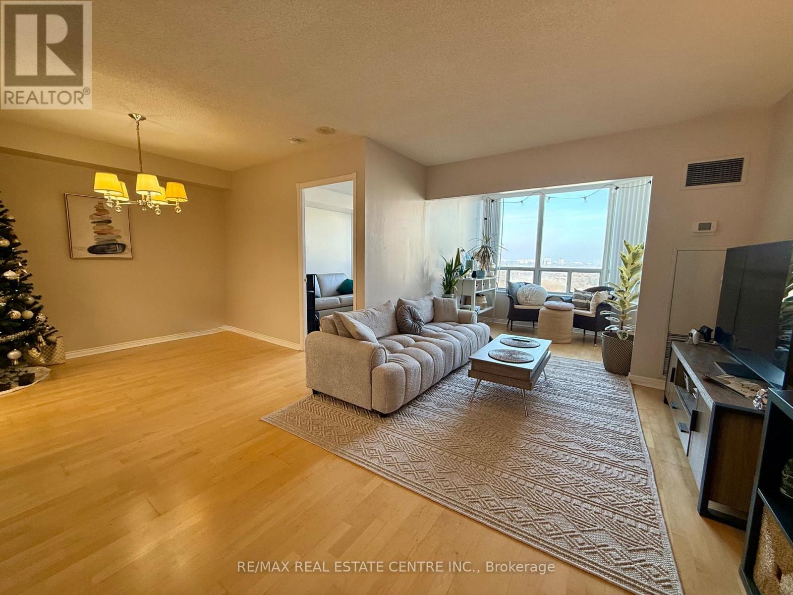 1902 - 135 Hillcrest Avenue, Mississauga, Ontario  L5B 4B1 - Photo 12 - W12678912