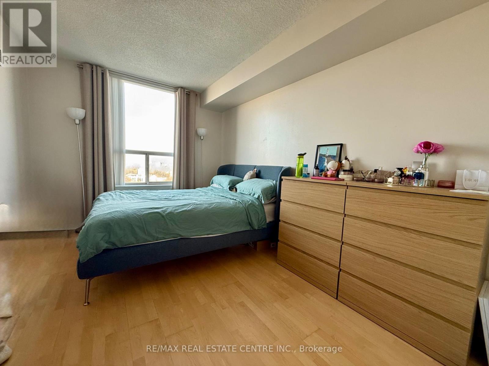 1902 - 135 Hillcrest Avenue, Mississauga, Ontario  L5B 4B1 - Photo 19 - W12678912