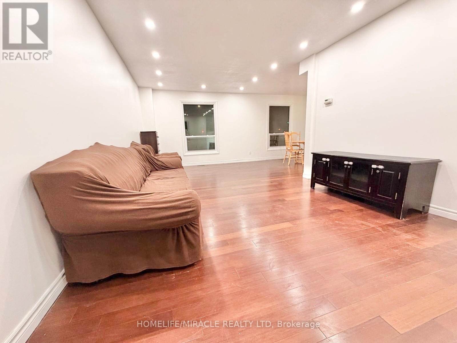 2 - 433 Keats Way, Waterloo, Ontario  N2L 5S7 - Photo 3 - X12678880