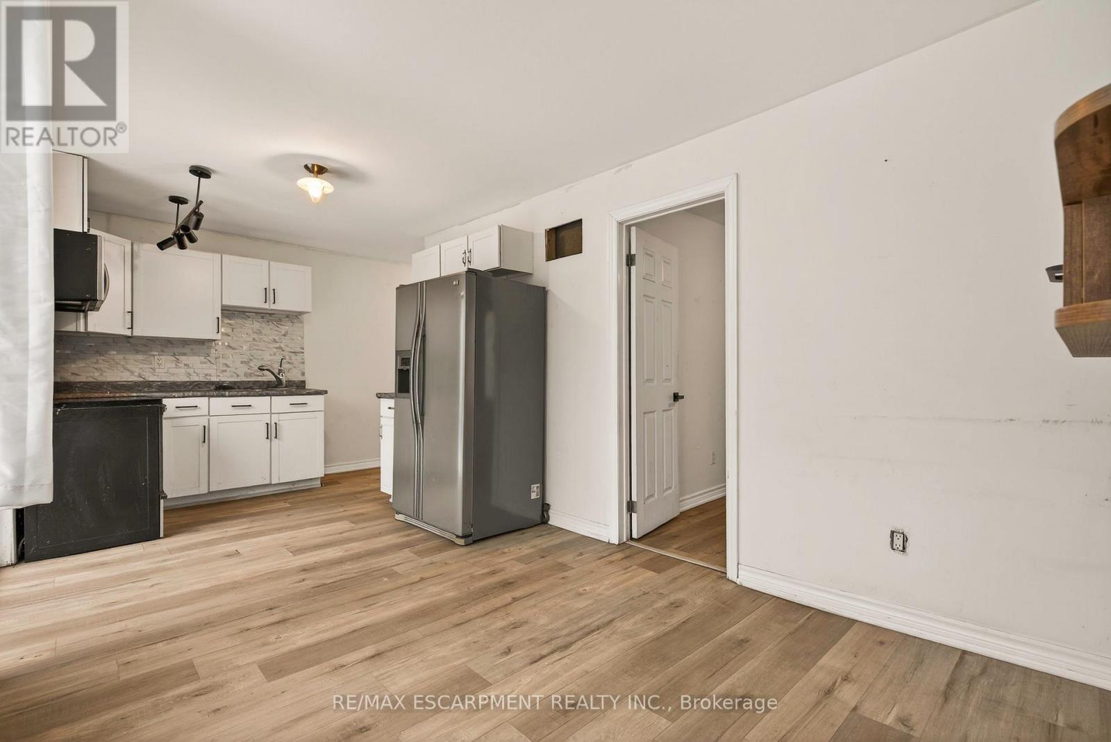 218 East 8th Street, Hamilton, Ontario  L9A 3L8 - Photo 21 - X12678894