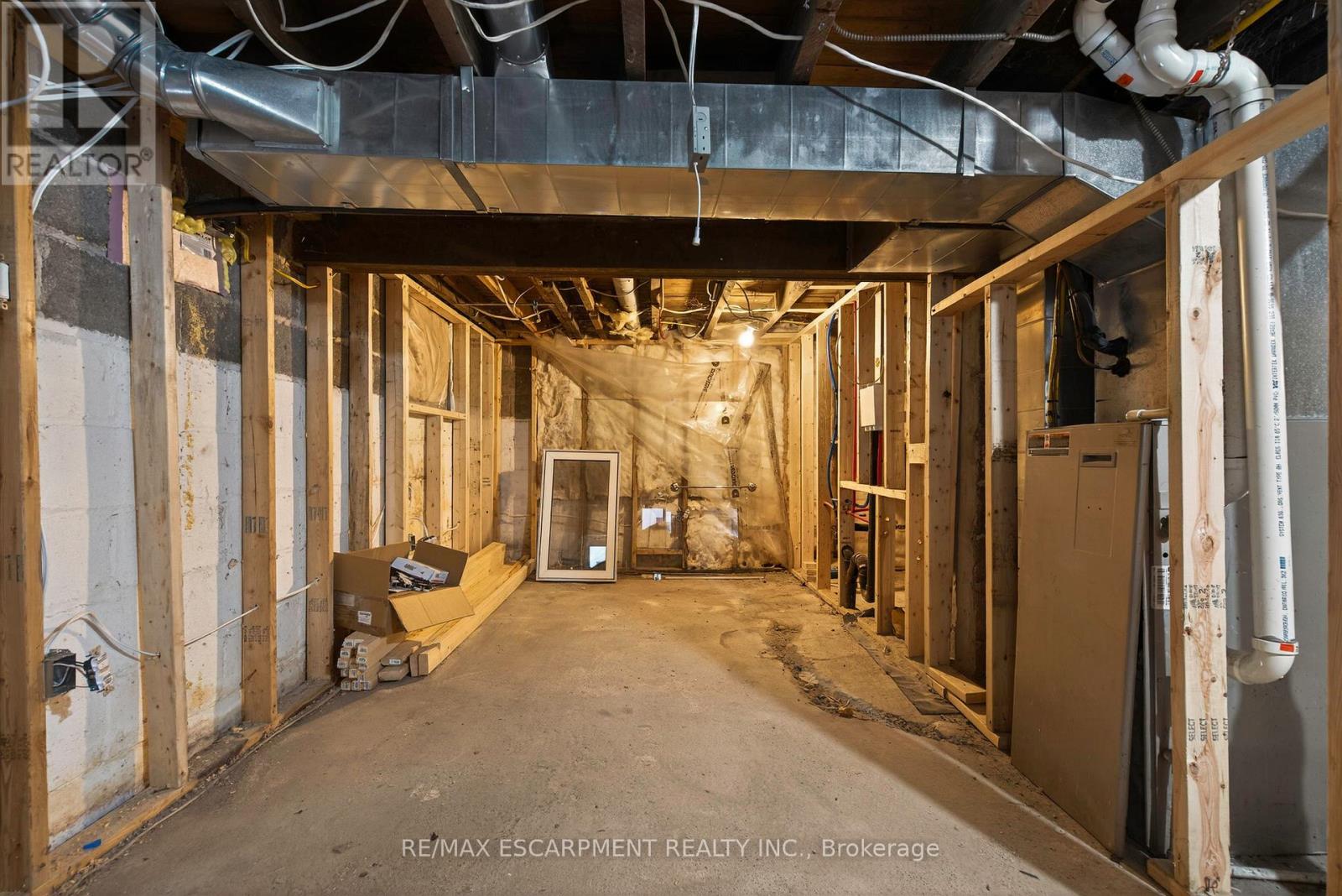 218 East 8th Street, Hamilton, Ontario  L9A 3L8 - Photo 34 - X12678894