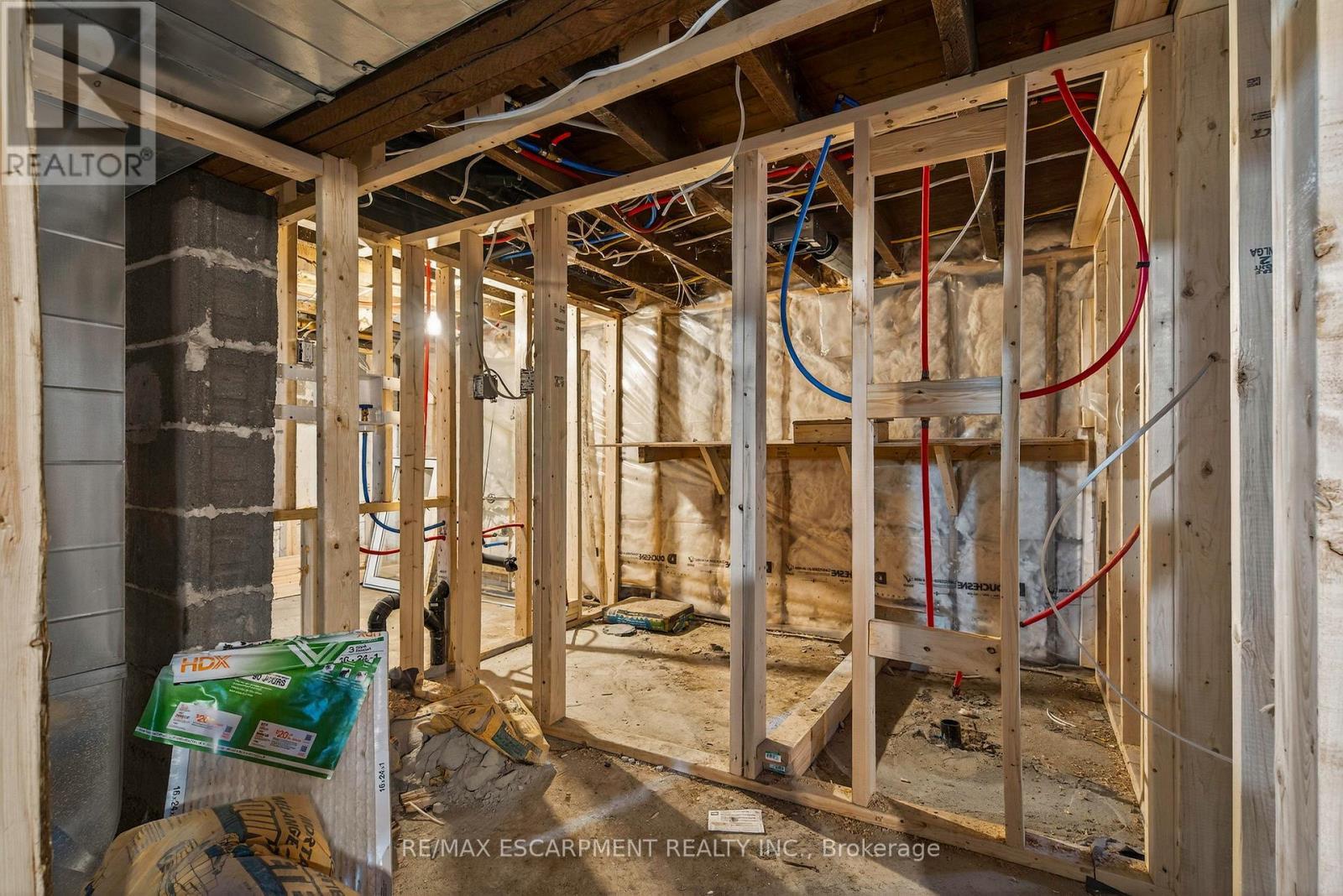 218 East 8th Street, Hamilton, Ontario  L9A 3L8 - Photo 39 - X12678894