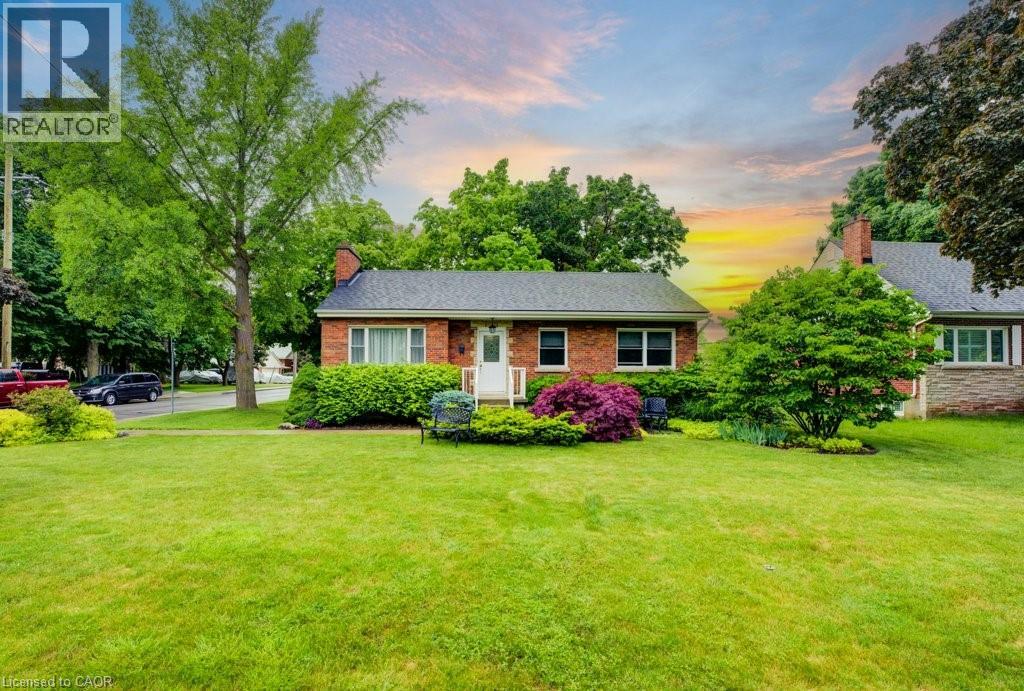 1 BRYANT Court, Hamilton, Ontario