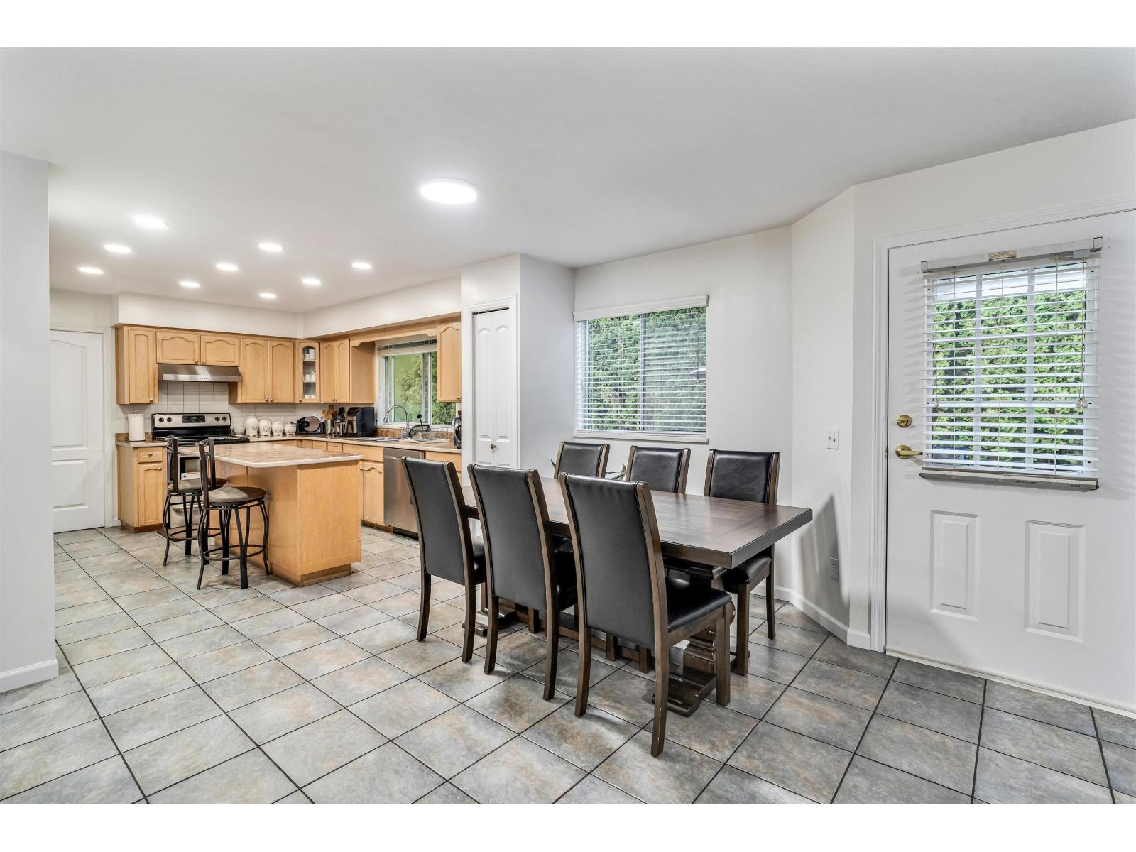 8662 141b Street, Surrey, British Columbia  V3W 0S3 - Photo 10 - R3077082