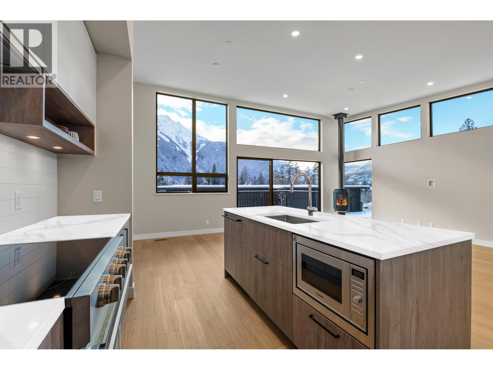 29 4000 Sunstone Way, Pemberton, British Columbia  V0N 2L3 - Photo 11 - R3077670
