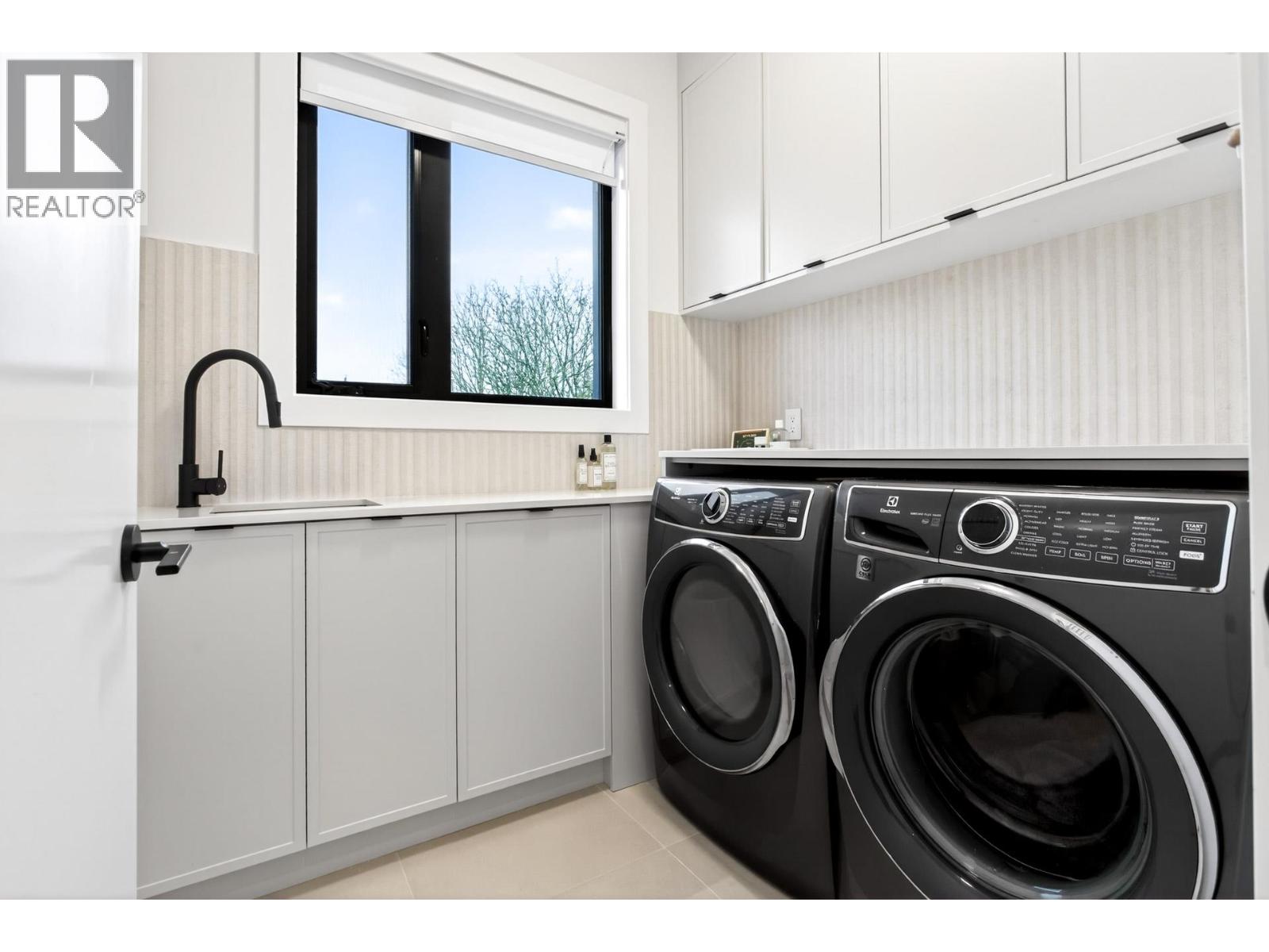 4066 Triumph Street, Burnaby, British Columbia V5C 1Z2 - Photo 23 - R3077671