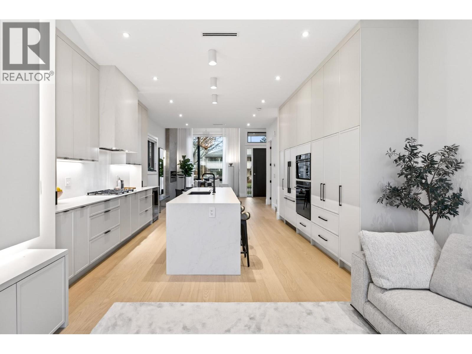 4066 Triumph Street, Burnaby, British Columbia V5C 1Z2 - Photo 7 - R3077671