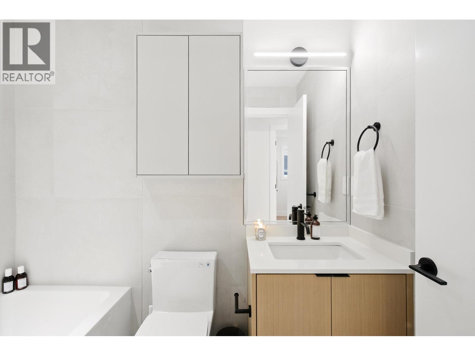 4066 Triumph Street, Burnaby, British Columbia V5C 1Z2 - Photo 38 - R3077671