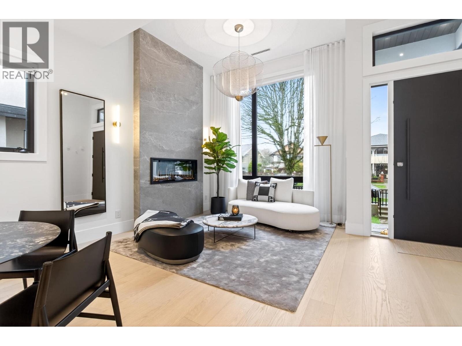 4066 TRIUMPH STREET, Burnaby, British Columbia