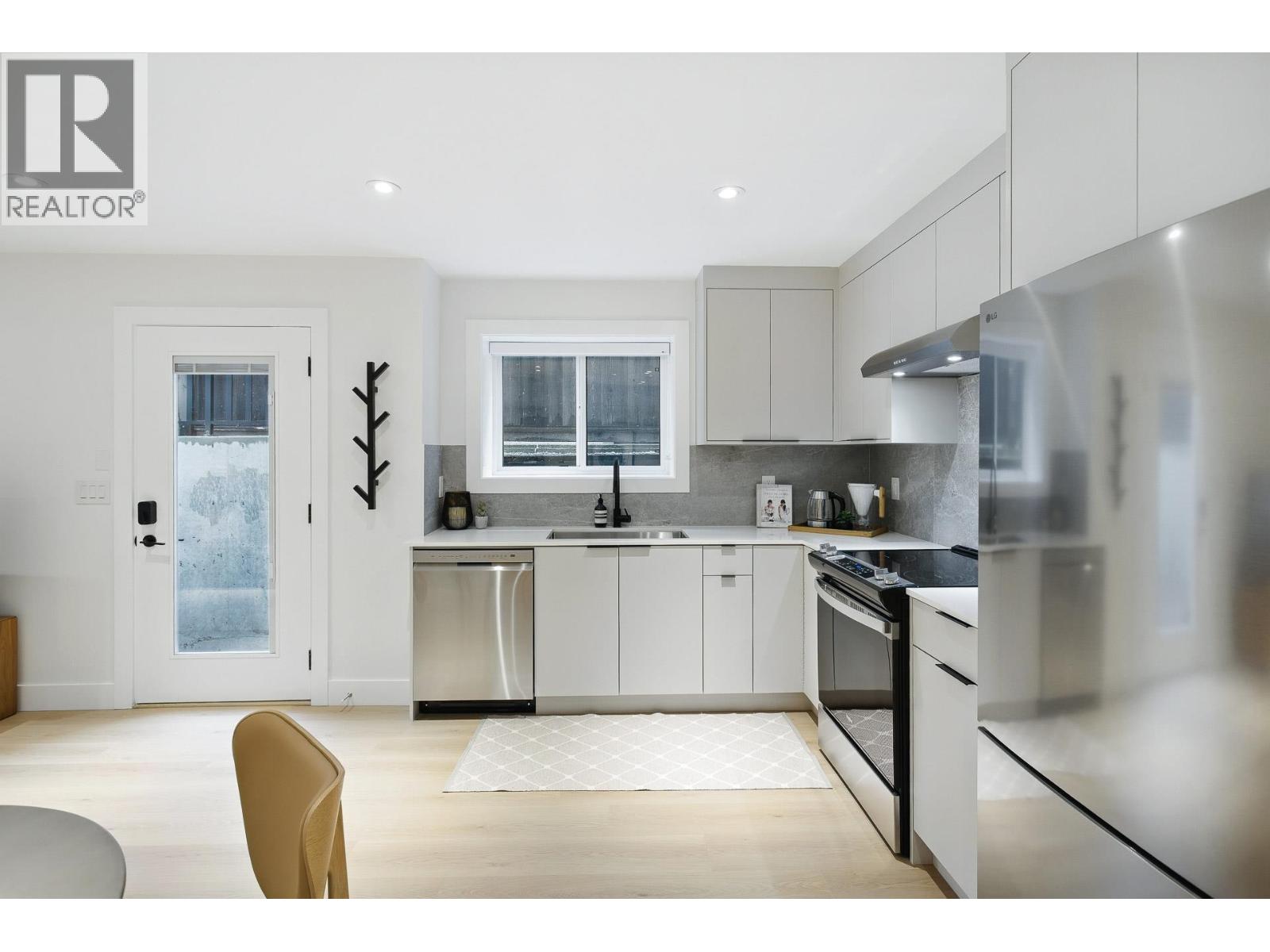 4066 Triumph Street, Burnaby, British Columbia V5C 1Z2 - Photo 30 - R3077671