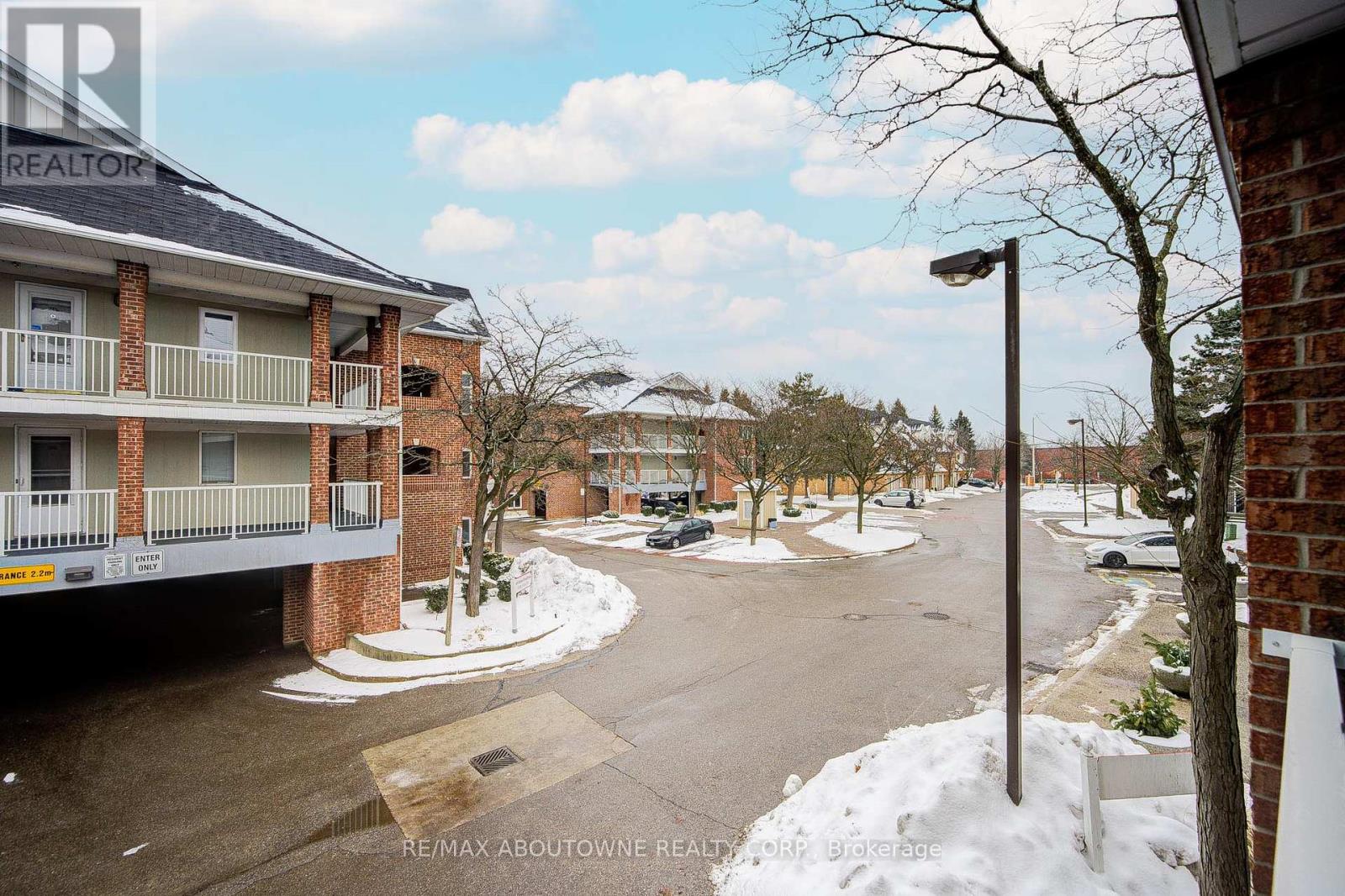 213 - 101 Bristol Road E, Mississauga, Ontario  L4Z 3P4 - Photo 10 - W12678928