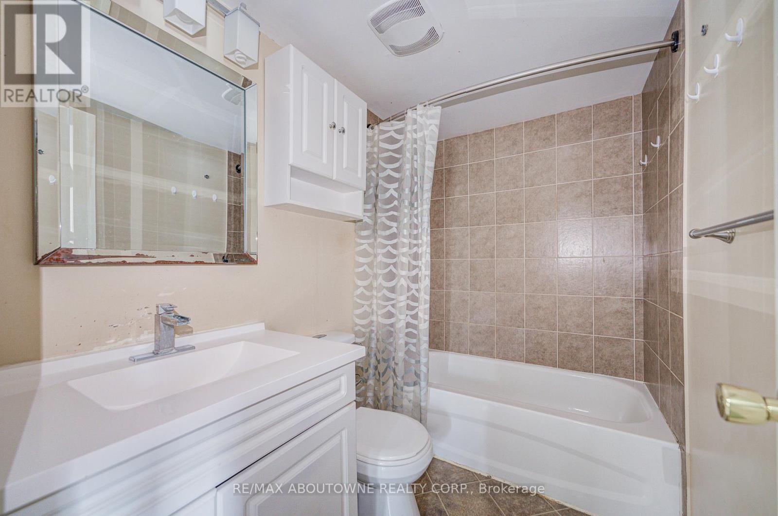 213 - 101 Bristol Road E, Mississauga, Ontario  L4Z 3P4 - Photo 25 - W12678928