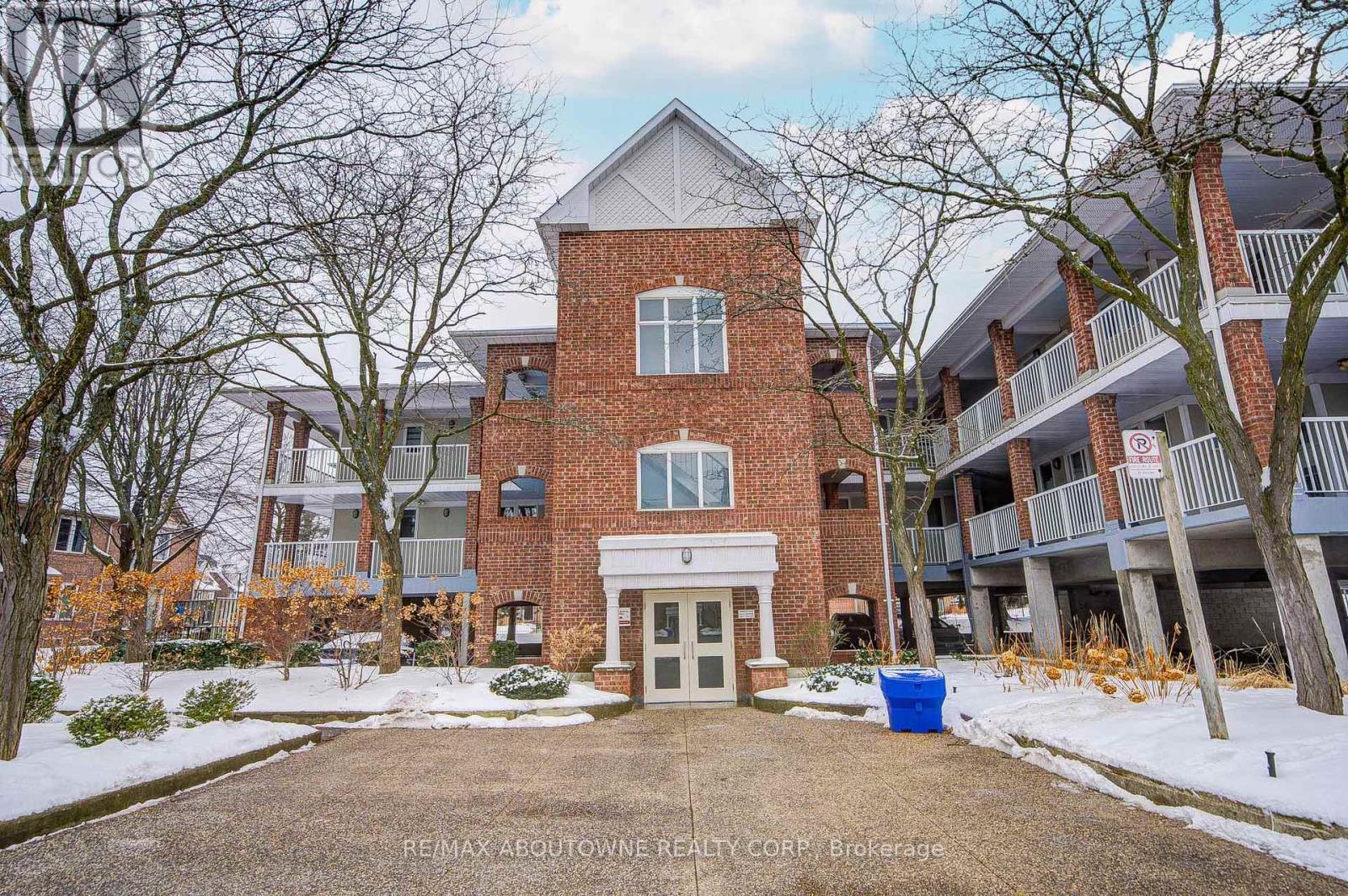 213 - 101 Bristol Road E, Mississauga, Ontario  L4Z 3P4 - Photo 4 - W12678928