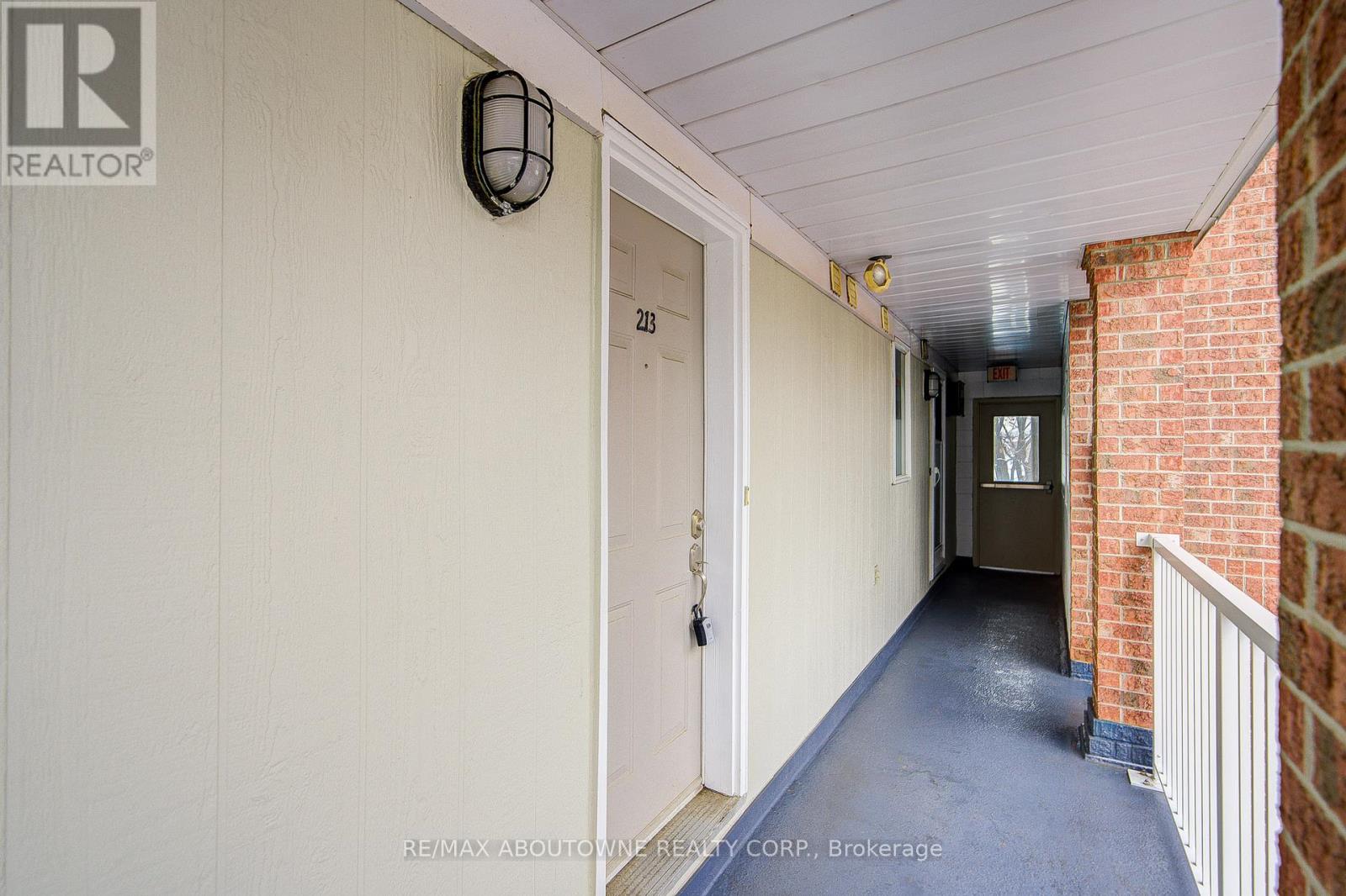 213 - 101 Bristol Road E, Mississauga, Ontario  L4Z 3P4 - Photo 5 - W12678928