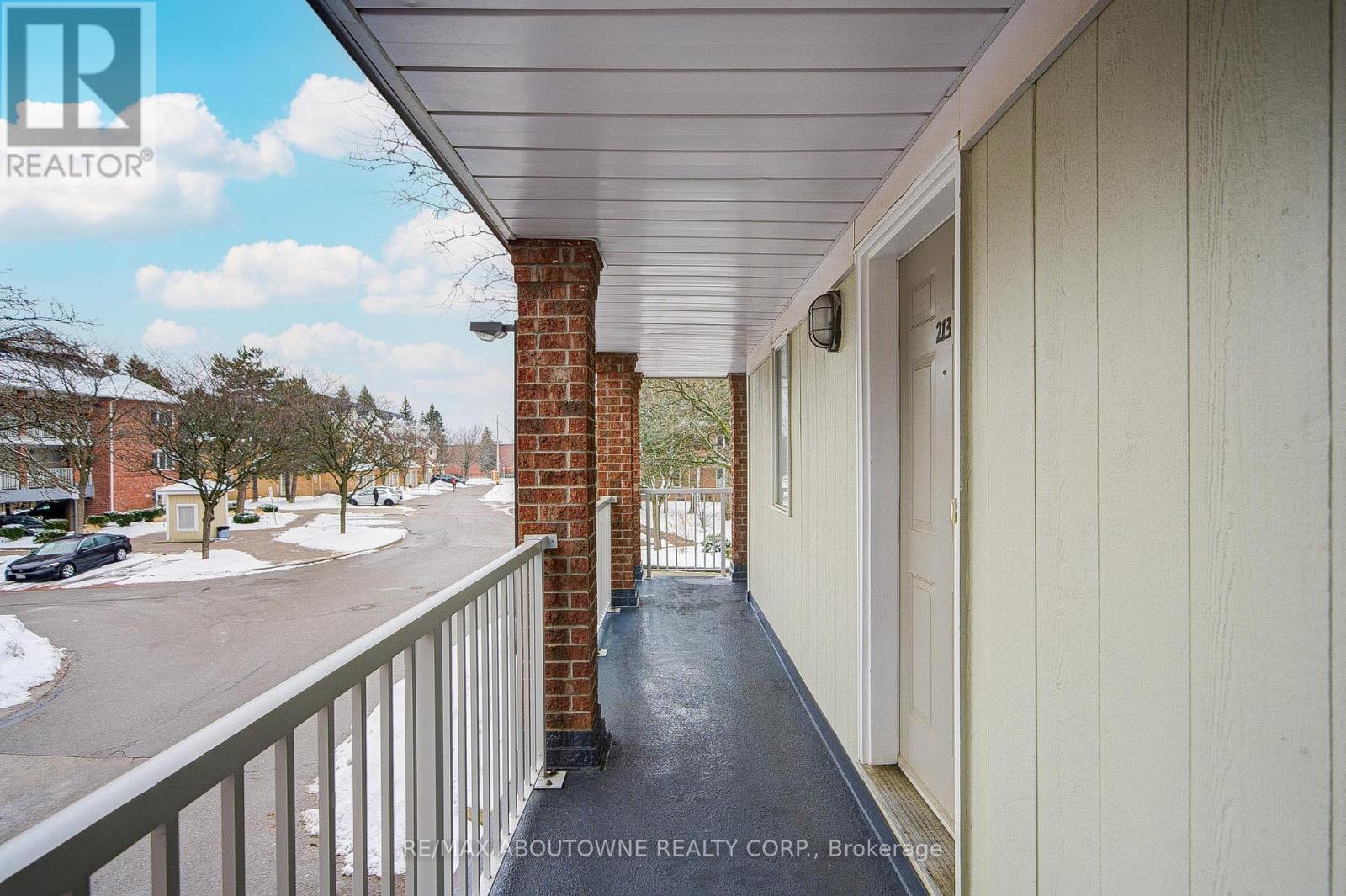 213 - 101 Bristol Road E, Mississauga, Ontario  L4Z 3P4 - Photo 7 - W12678928