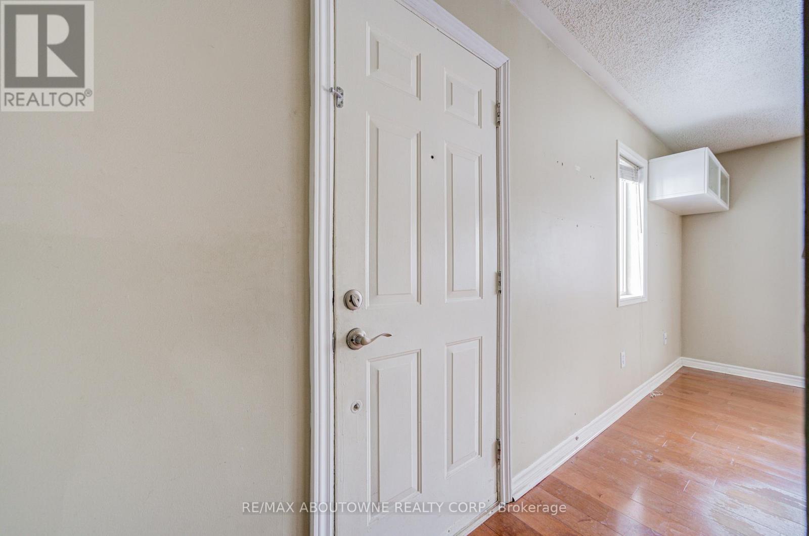 213 - 101 Bristol Road E, Mississauga, Ontario  L4Z 3P4 - Photo 9 - W12678928