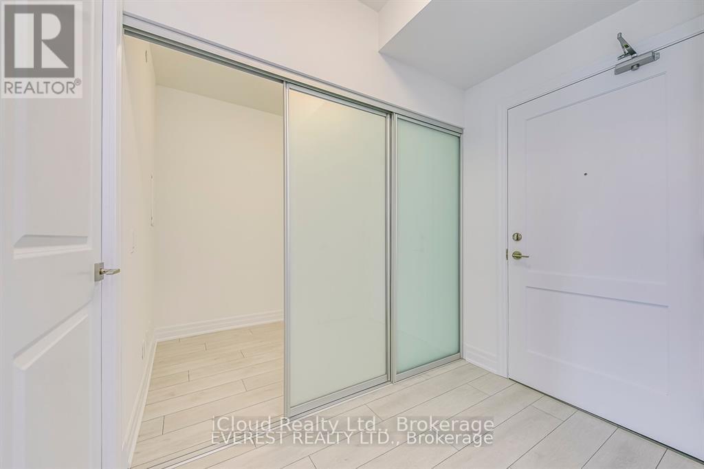 2305 - 30 Elm Drive W, Mississauga, Ontario  L5B 0N6 - Photo 19 - W12678932