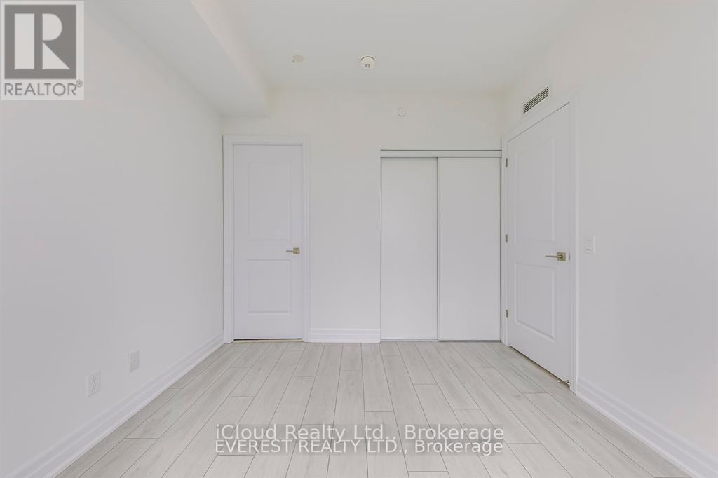 2305 - 30 Elm Drive W, Mississauga, Ontario  L5B 0N6 - Photo 5 - W12678932