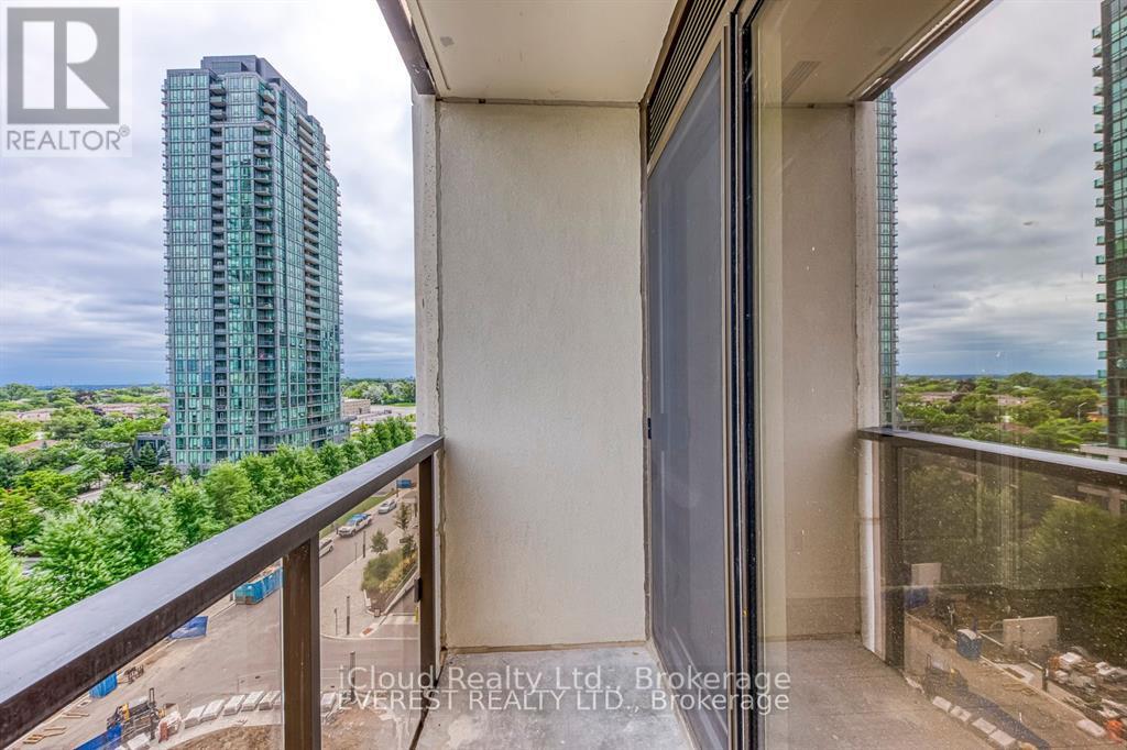 2305 - 30 Elm Drive W, Mississauga, Ontario  L5B 0N6 - Photo 9 - W12678932