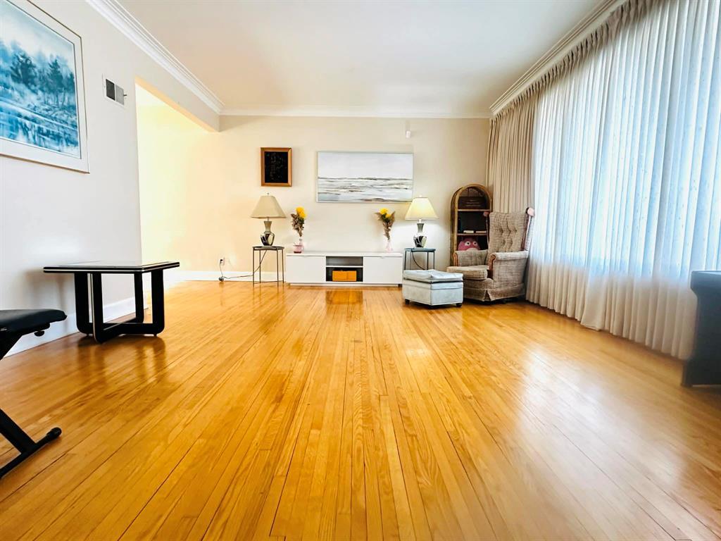 394 Semple Avenue, Winnipeg, Manitoba  R2V 1C3 - Photo 1 - 202600515