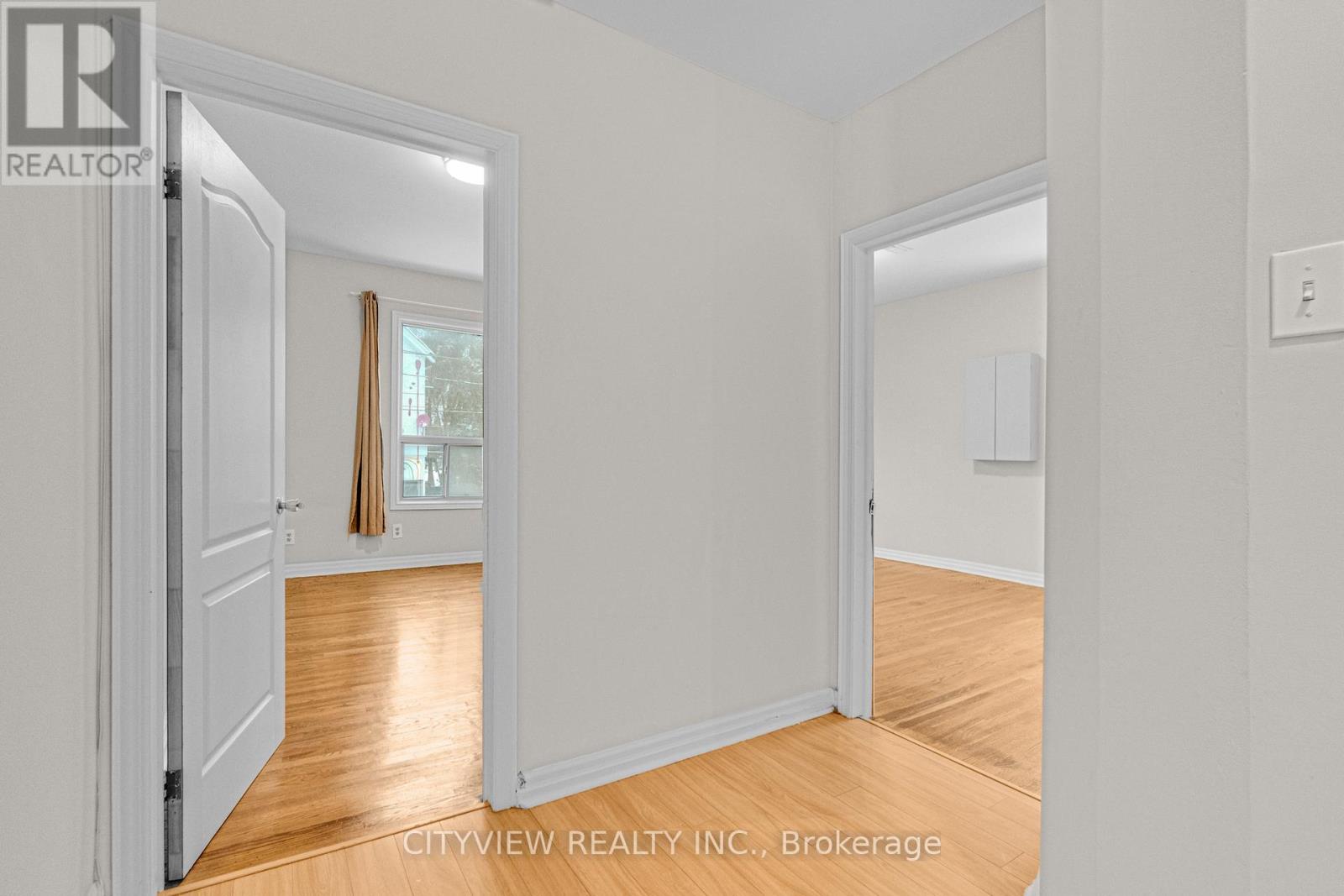 Upper - 345 Dundas Street E, Toronto, Ontario  M5A 2A2 - Photo 10 - C12645532