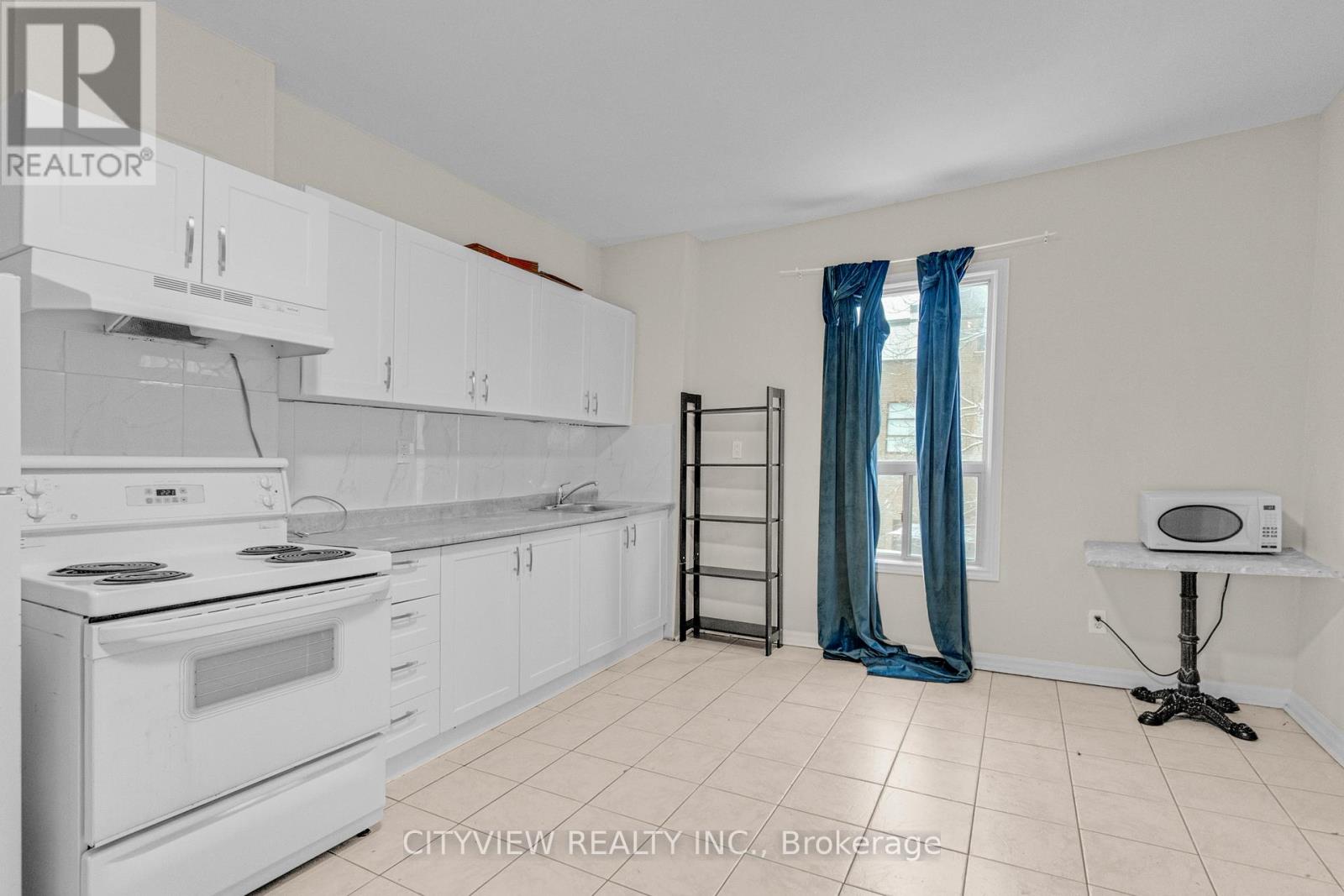 Upper - 345 Dundas Street E, Toronto, Ontario  M5A 2A2 - Photo 18 - C12645532