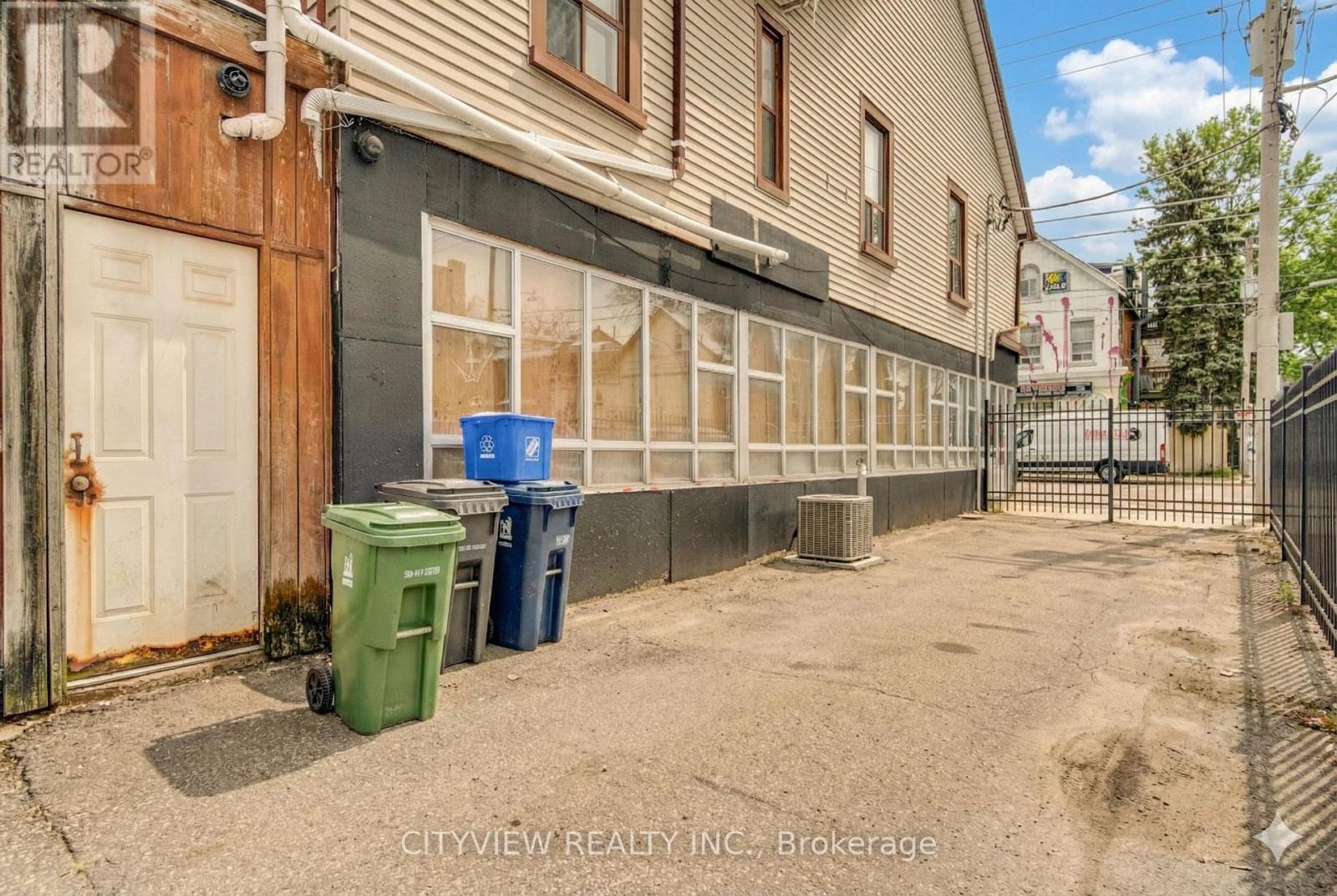 Upper - 345 Dundas Street E, Toronto, Ontario  M5A 2A2 - Photo 26 - C12645532