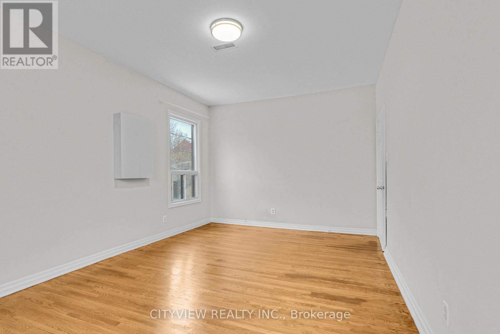 Upper - 345 Dundas Street E, Toronto, Ontario  M5A 2A2 - Photo 5 - C12645532